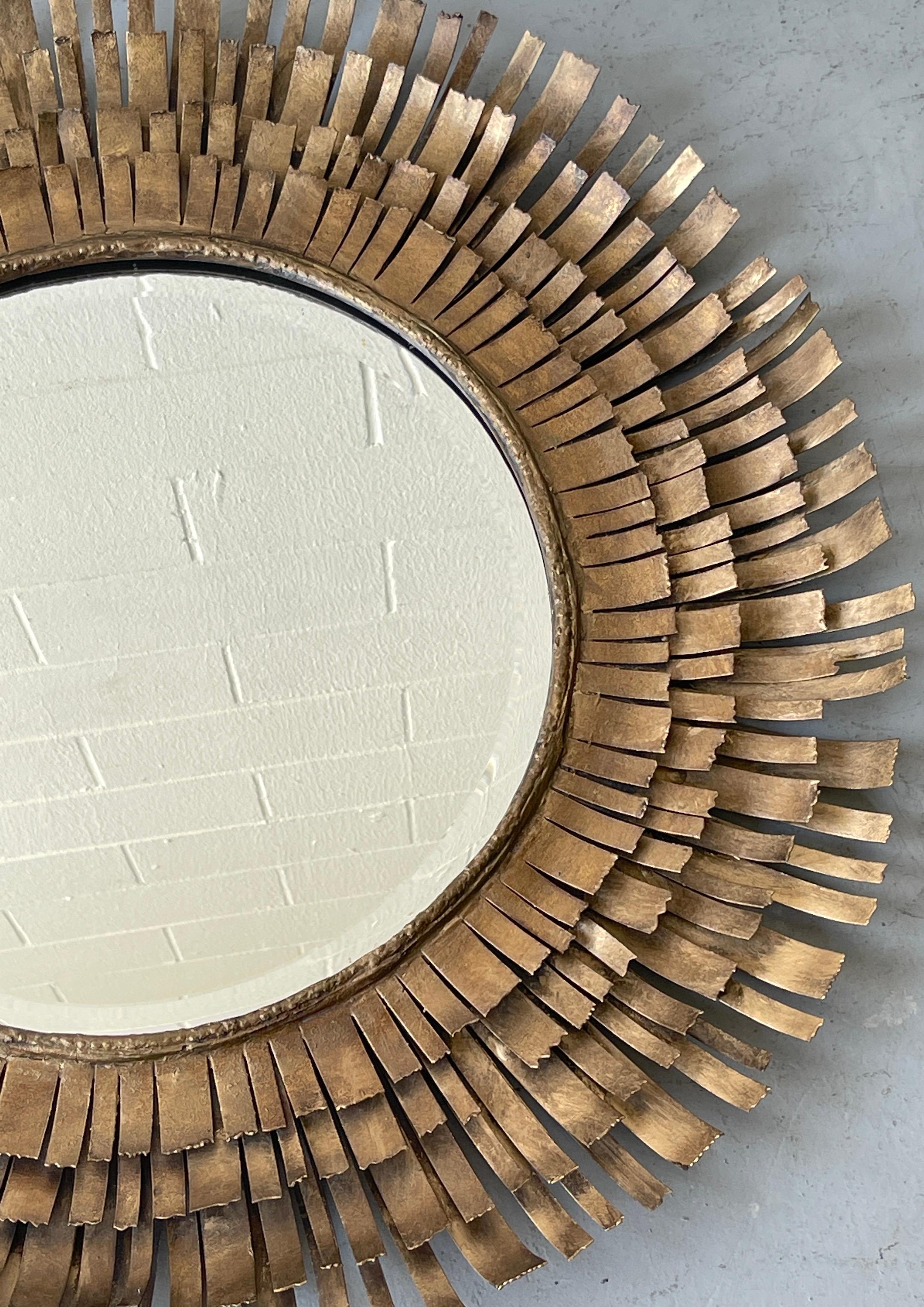 Mid Century Curtis Jere Style Gilt Metal Eyelash Mirror In Good Condition For Sale In West Palm Beach, FL