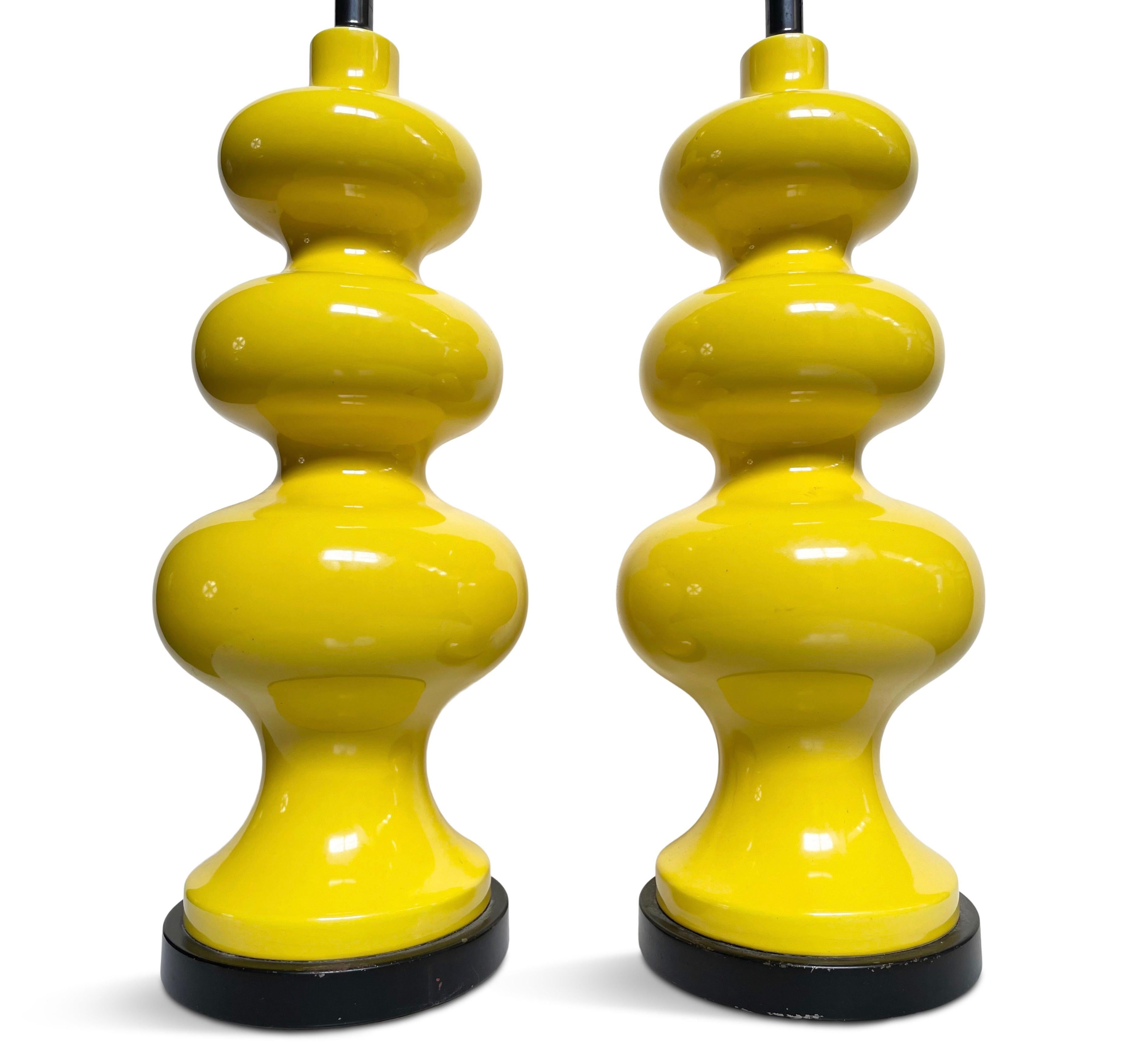 Curvaceous Pair of Ceramic Large Bright Yellow Table Lamps Mid Century In Good Condition In Philadelphia, PA