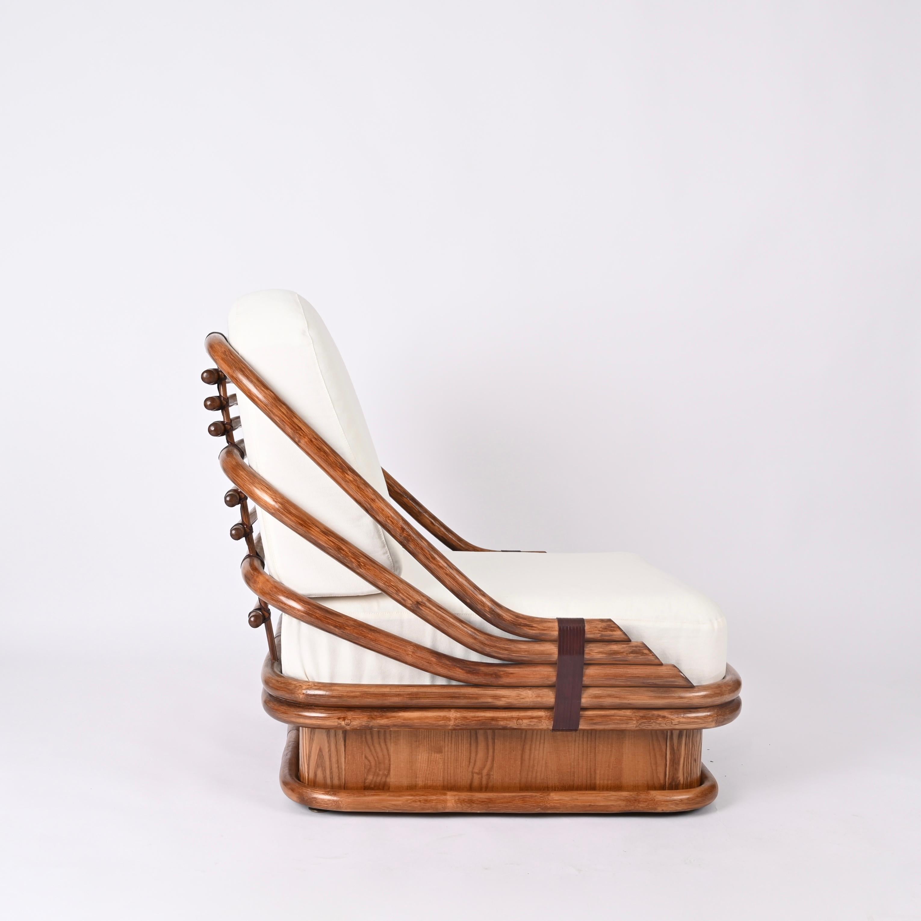 Mid-Century Curved Bamboo and Leather Armchair, White Fabric, Italy 1960s In Good Condition For Sale In Roma, IT