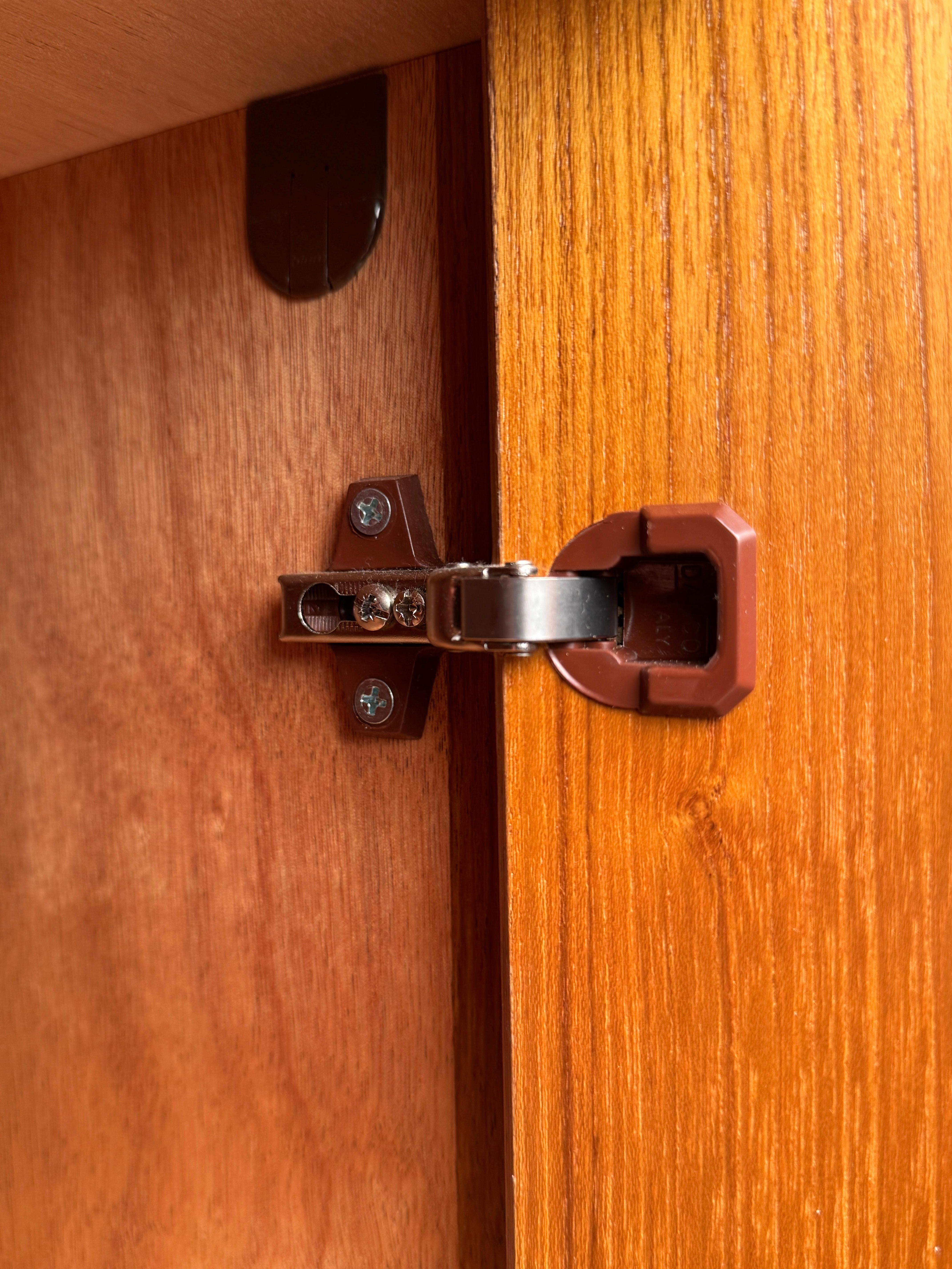 Gebogene dänische Teakholz-Konsole aus der Jahrhundertmitte im Angebot 9