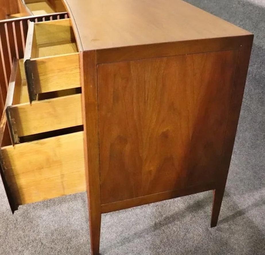 Mid-Century Modern Mid-Century Curved Dresser by Unagusta For Sale