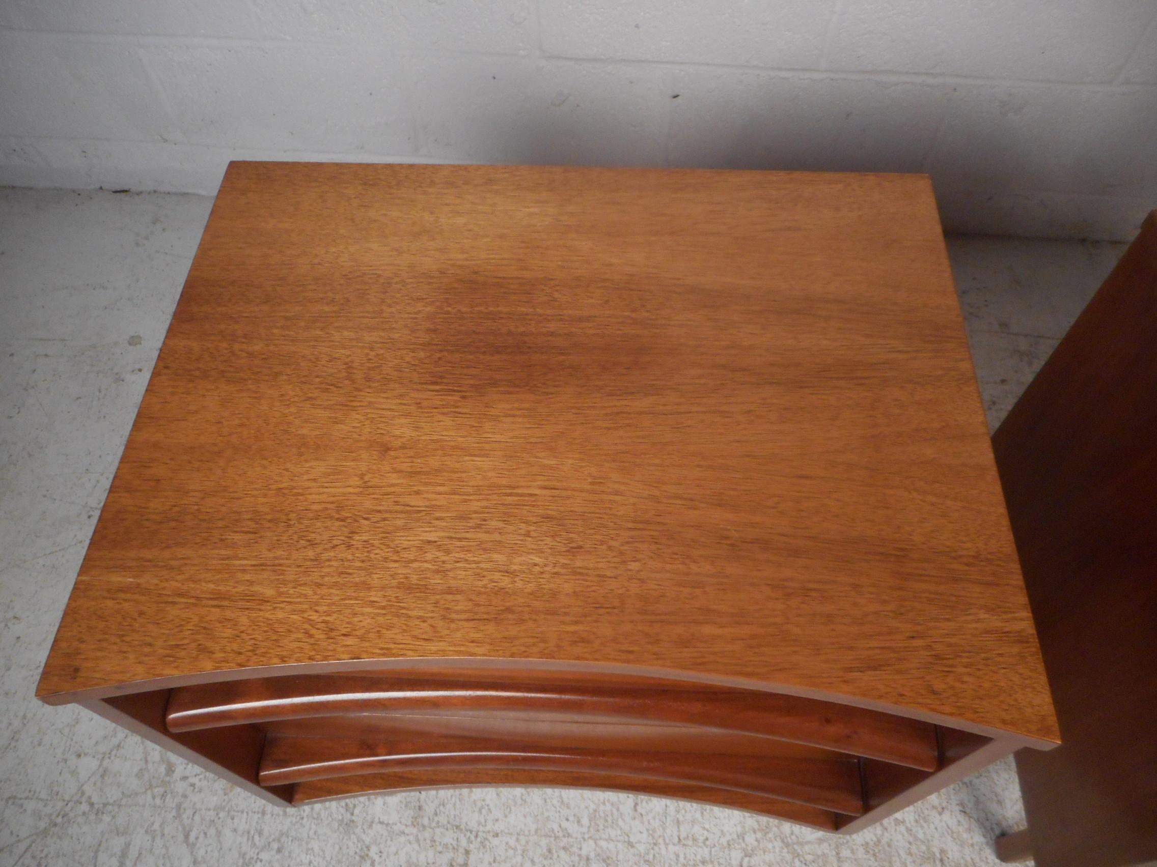 Midcentury Curved Front Nightstands, a Pair 3