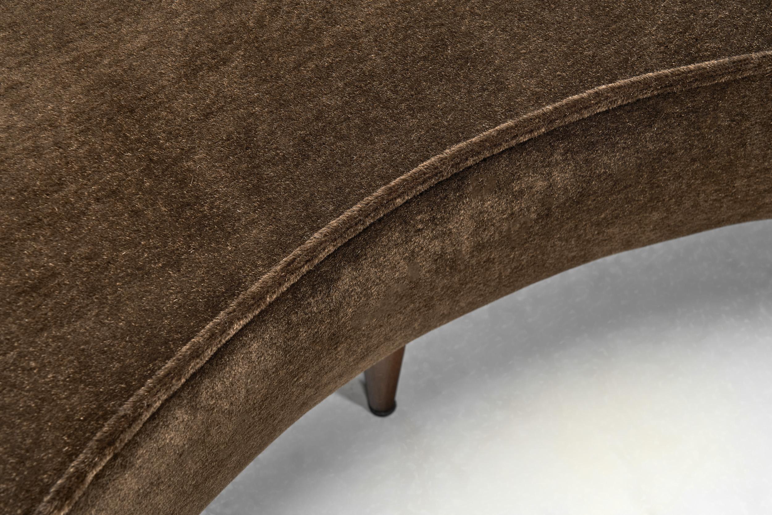 Mid-Century Curved Italian Sofa Upholstered in Mohair, Italy ca 1950s For Sale 8