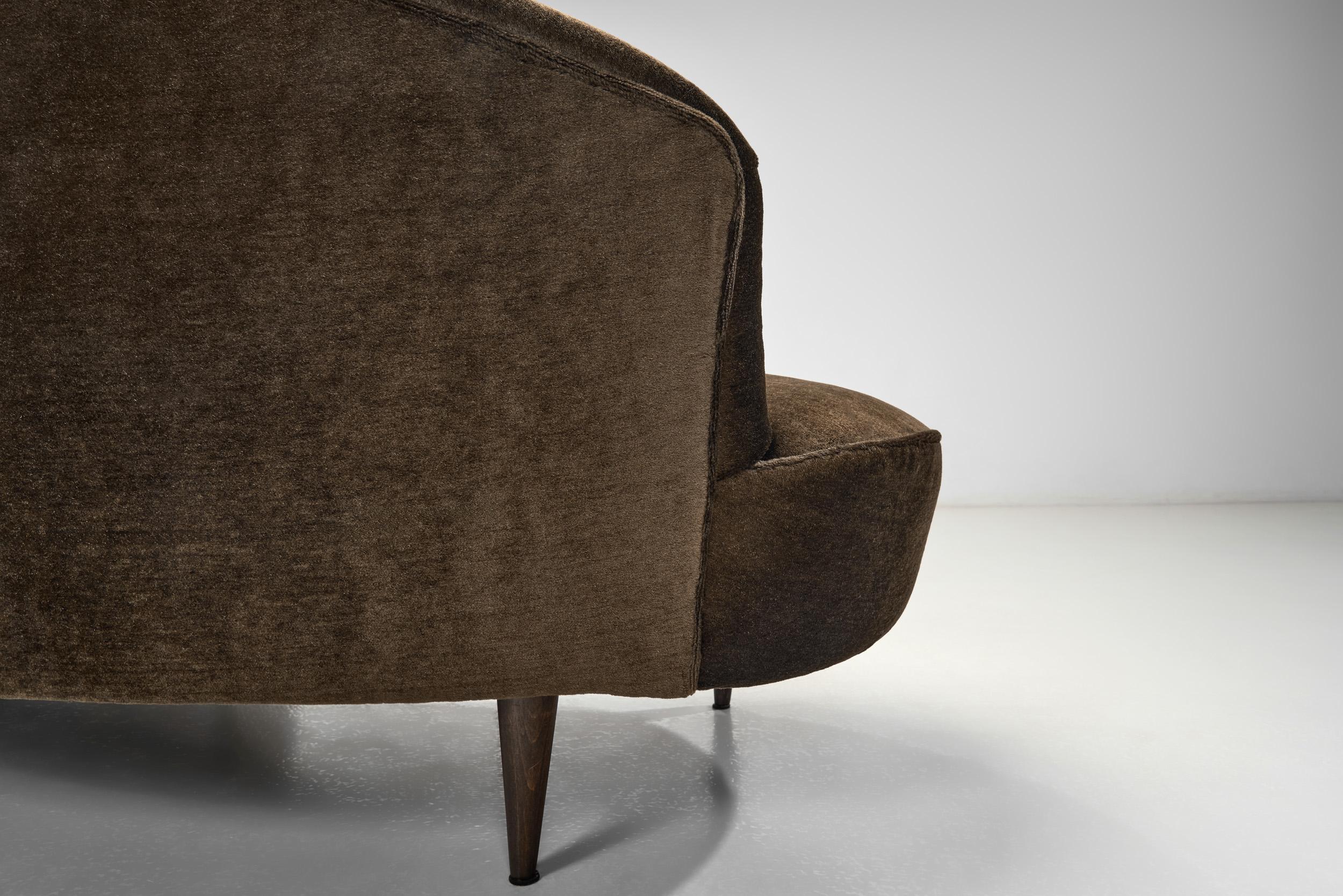 Mid-Century Curved Italian Sofa Upholstered in Mohair, Italy ca 1950s For Sale 9
