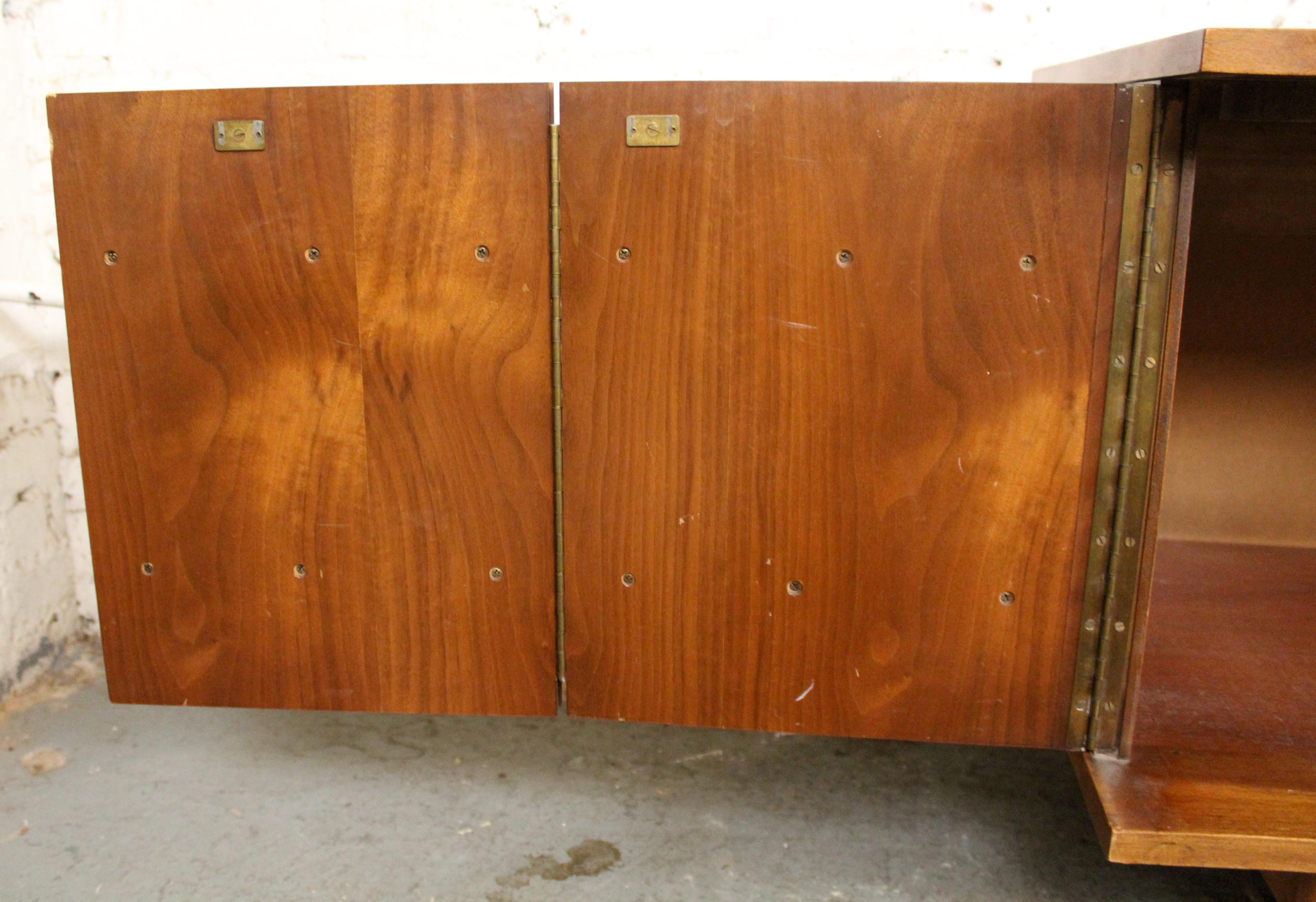 Mid-Century Curved Walnut Credenza by Young Manufacturing For Sale 7
