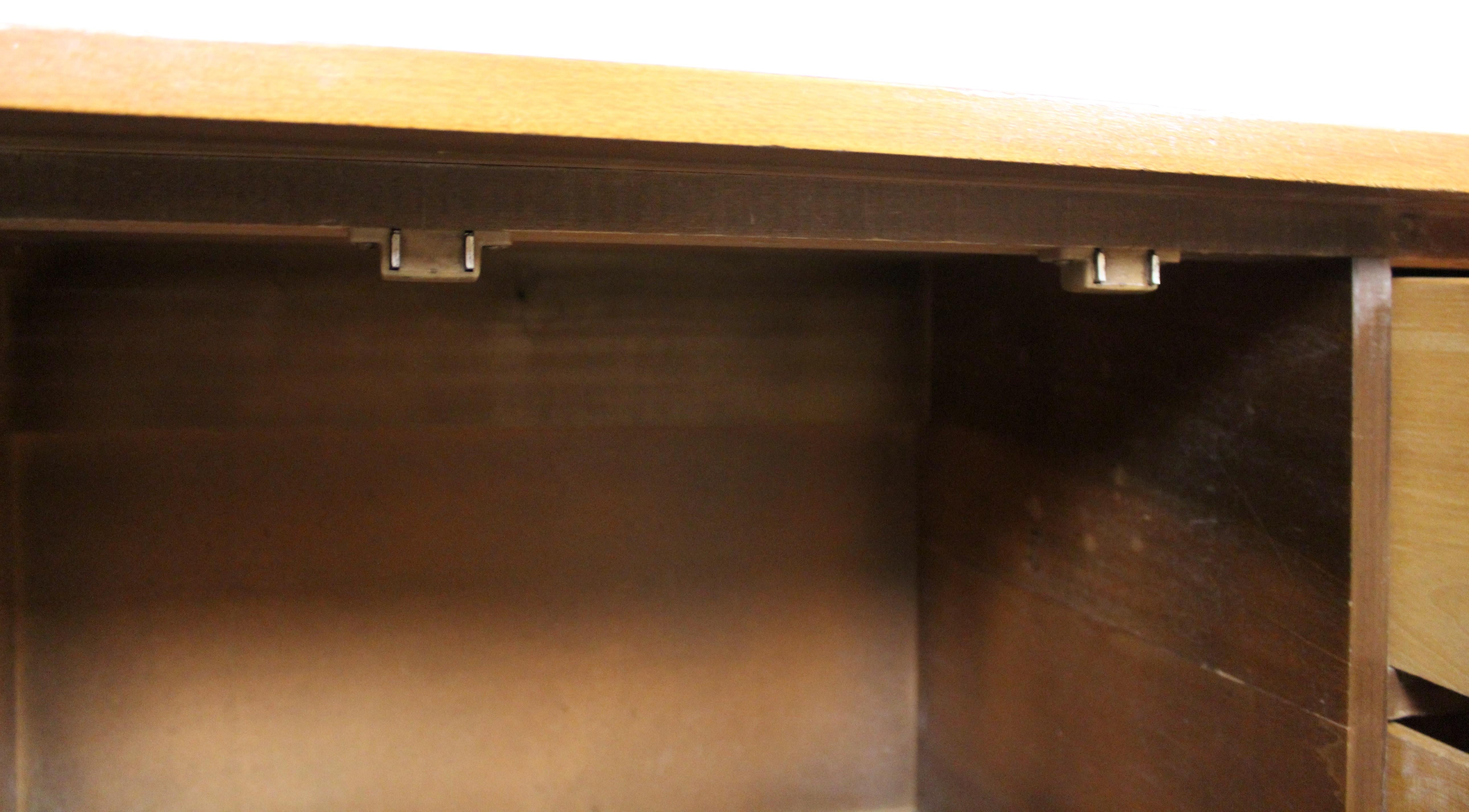 Mid-Century Curved Walnut Credenza by Young Manufacturing For Sale 8