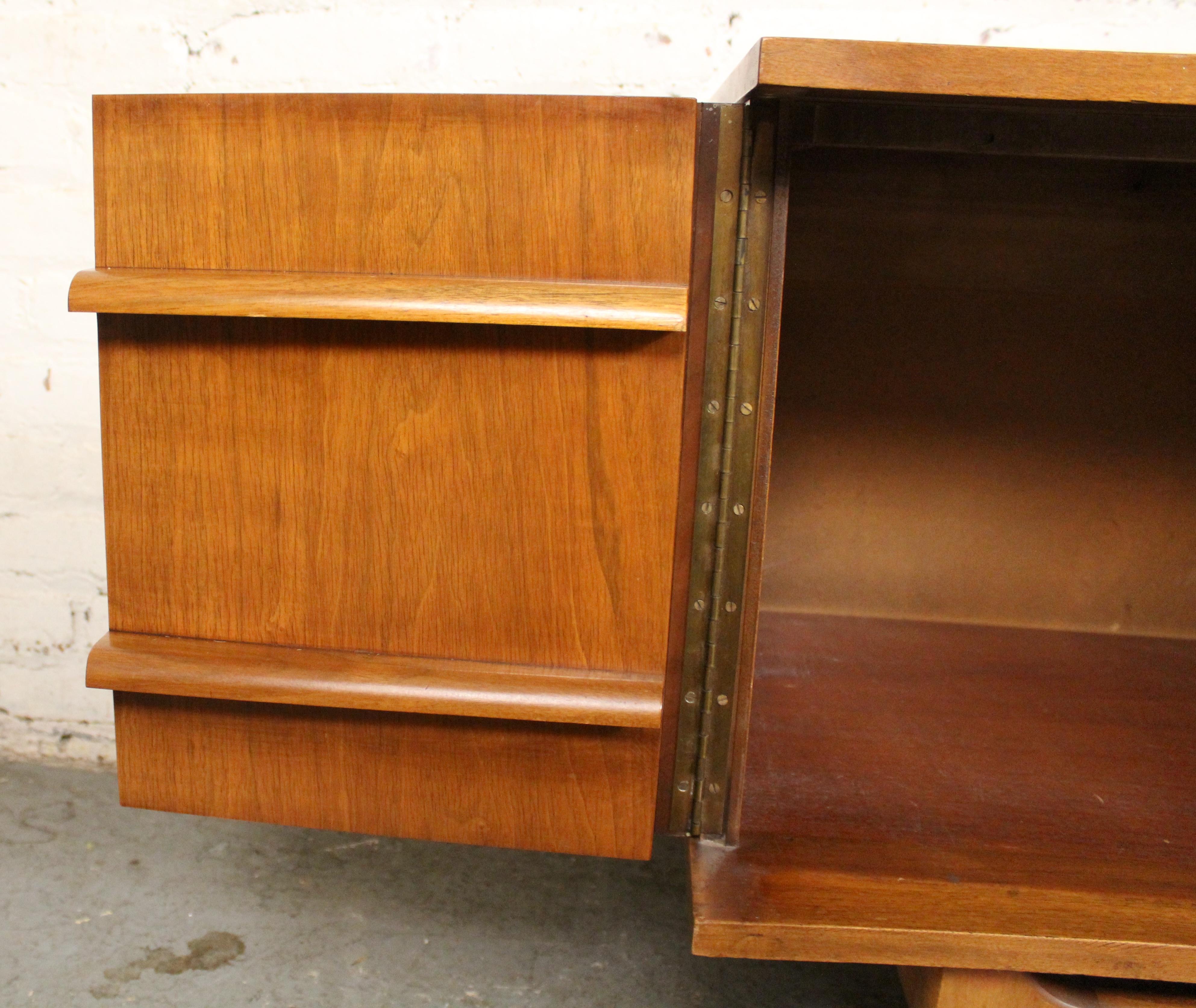 Mid-Century Curved Walnut Credenza by Young Manufacturing For Sale 9
