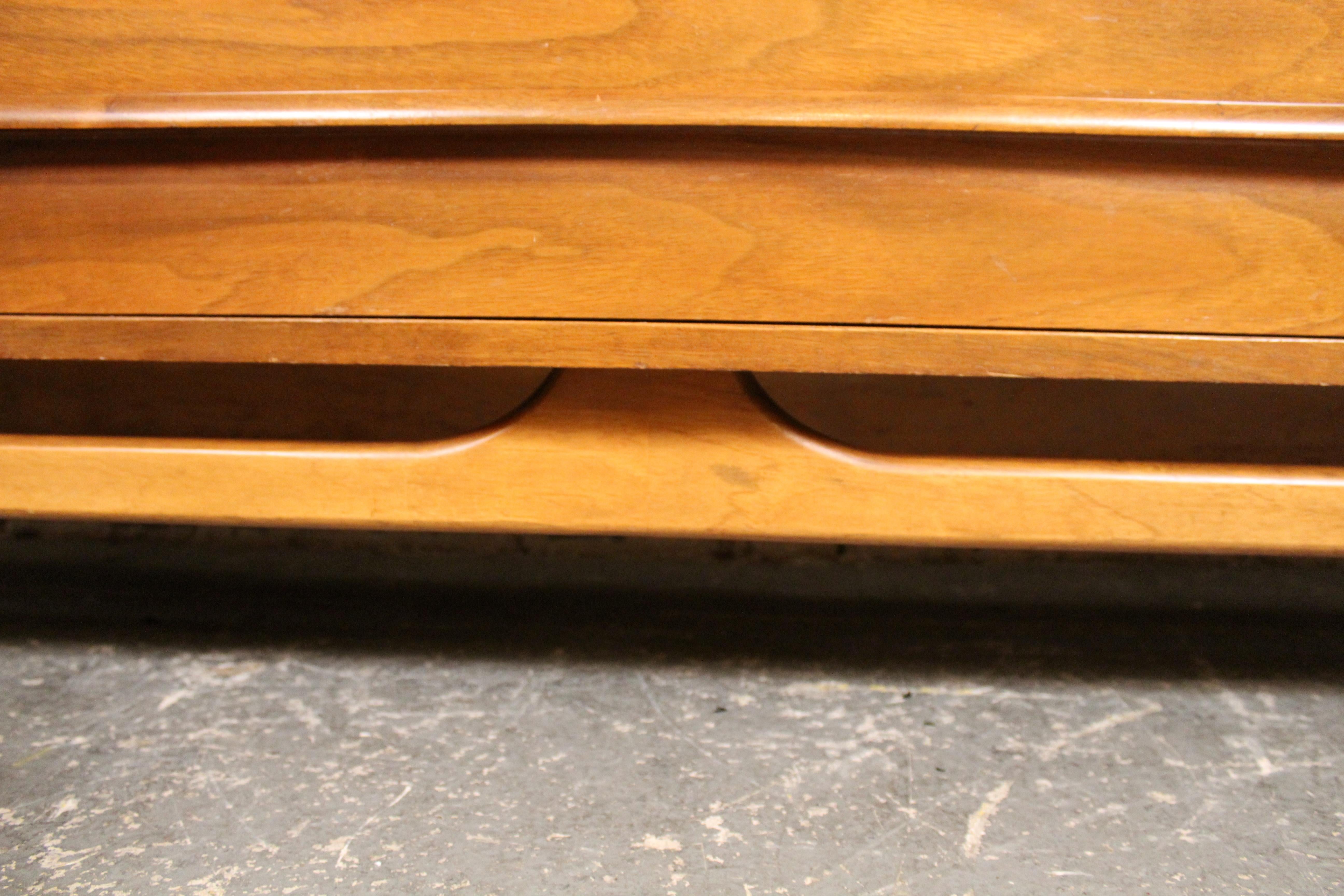 Mid-Century Curved Walnut Credenza by Young Manufacturing For Sale 11