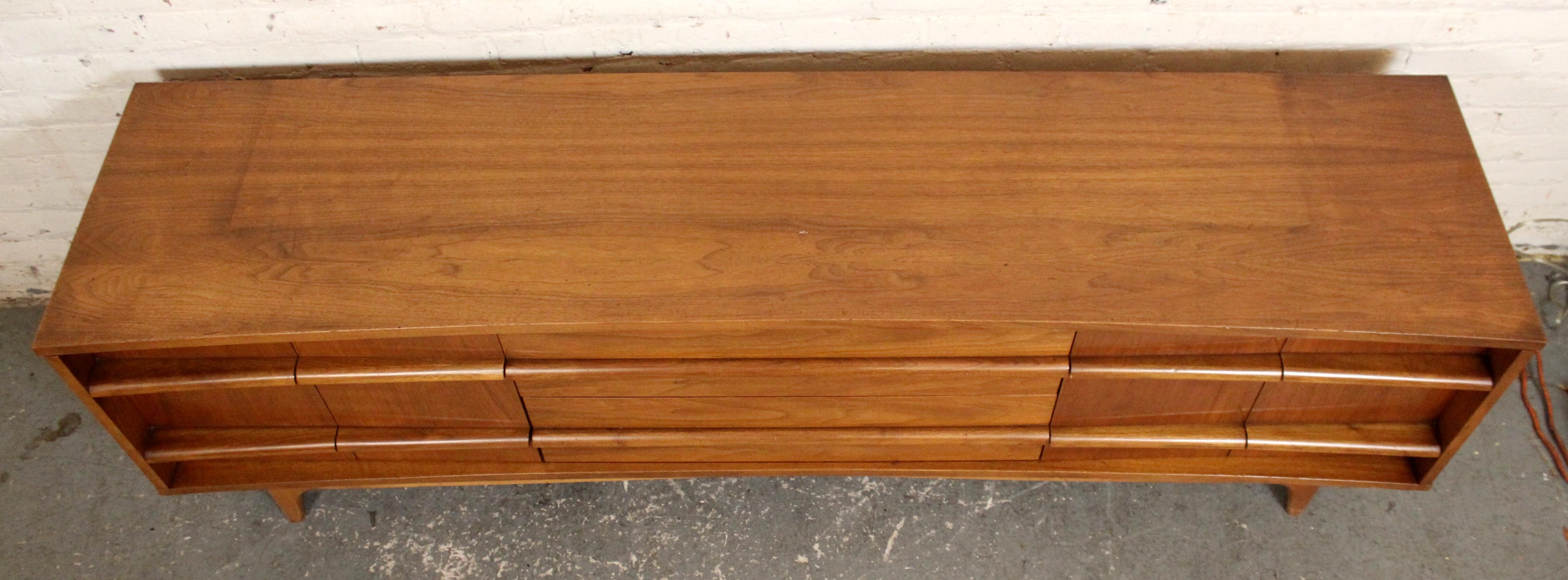 Mid-Century Curved Walnut Credenza by Young Manufacturing For Sale 2
