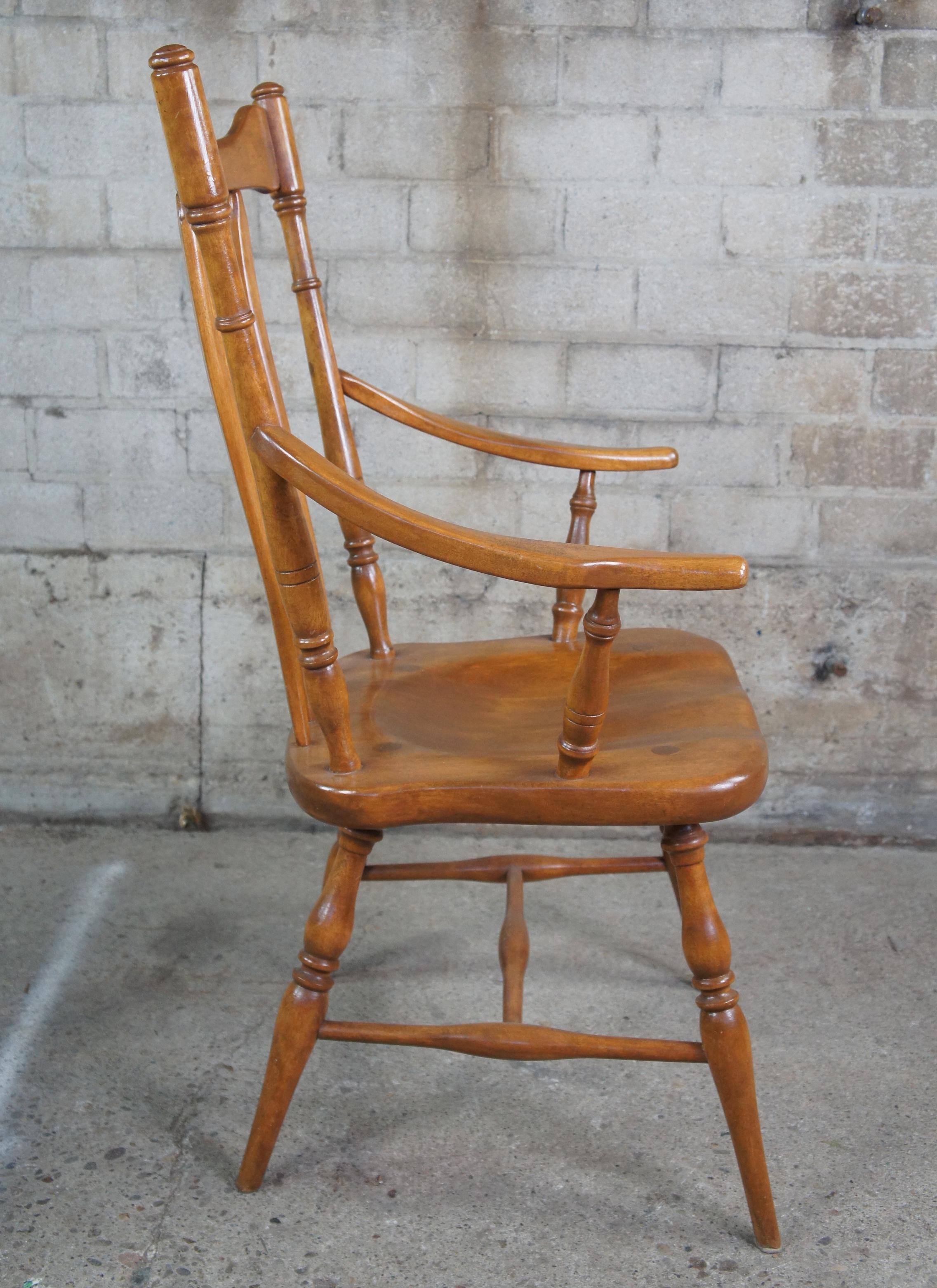 Mid Century Cushman Classics Maple Fairfield Colonial Windsor Arm Chair 5921A  In Good Condition In Dayton, OH