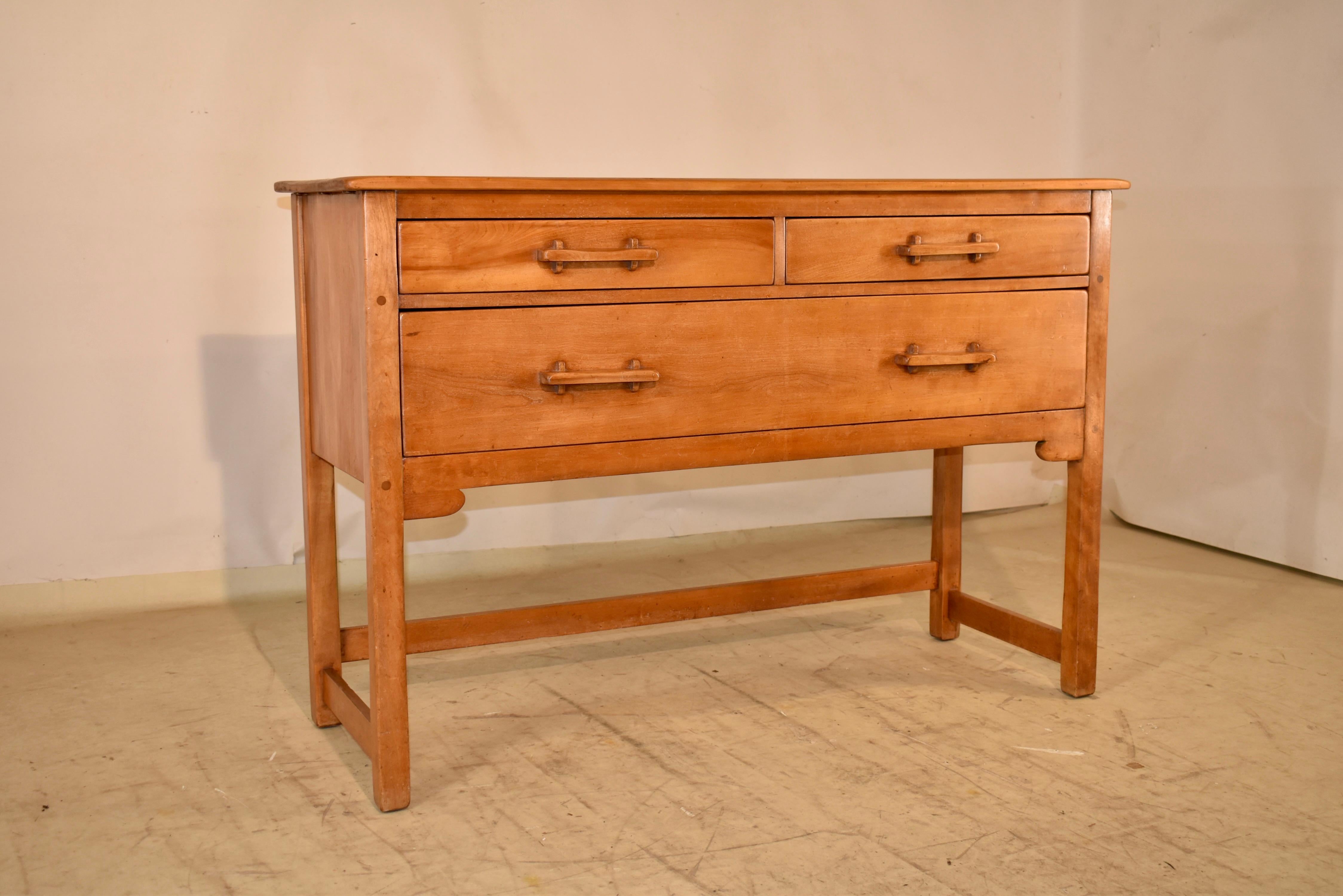 Mid-Century Modern Enfilade colonial Cushman du milieu du siècle dernier