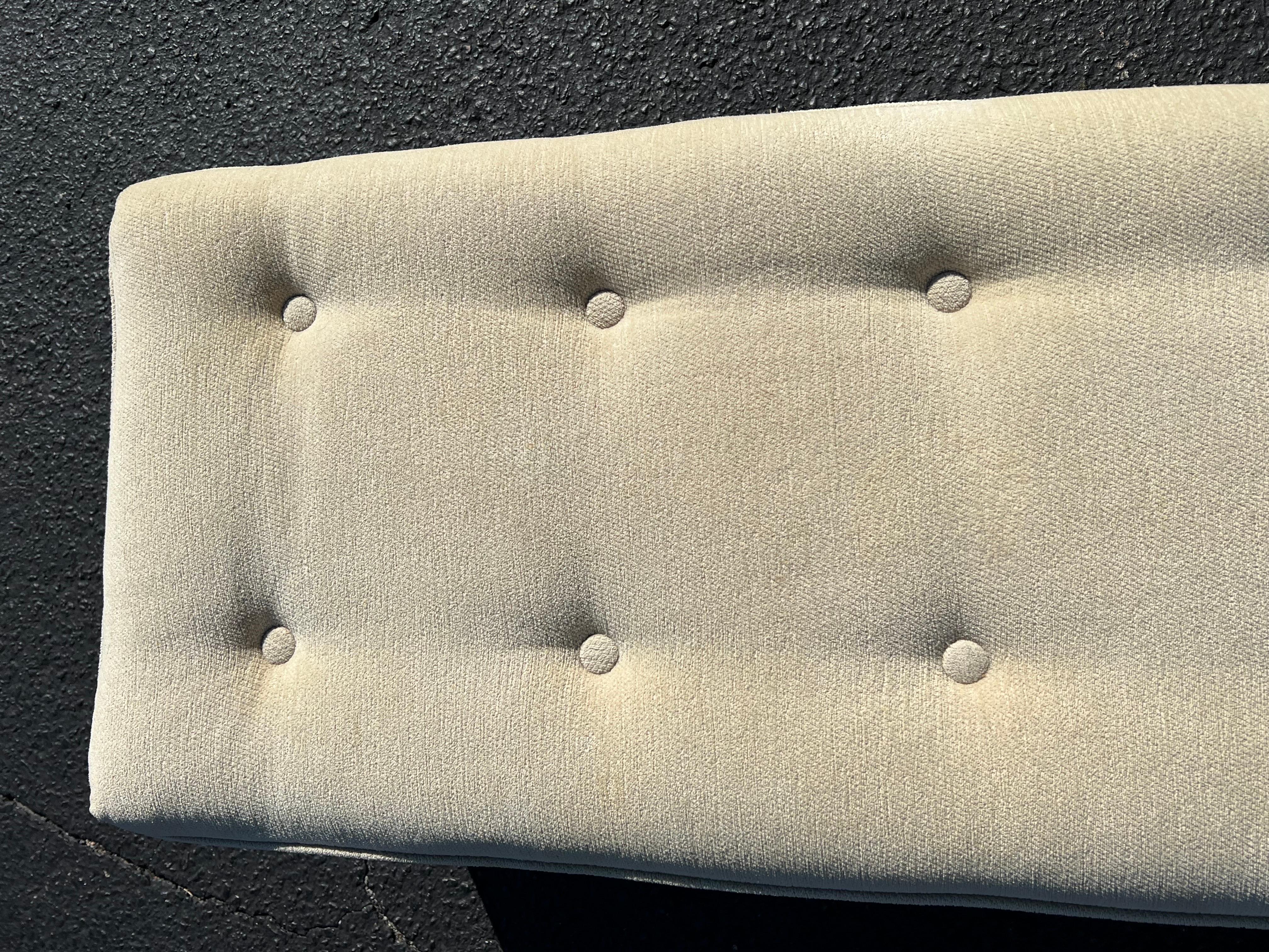 Mid Century Custom Upholstered Bench  For Sale 4