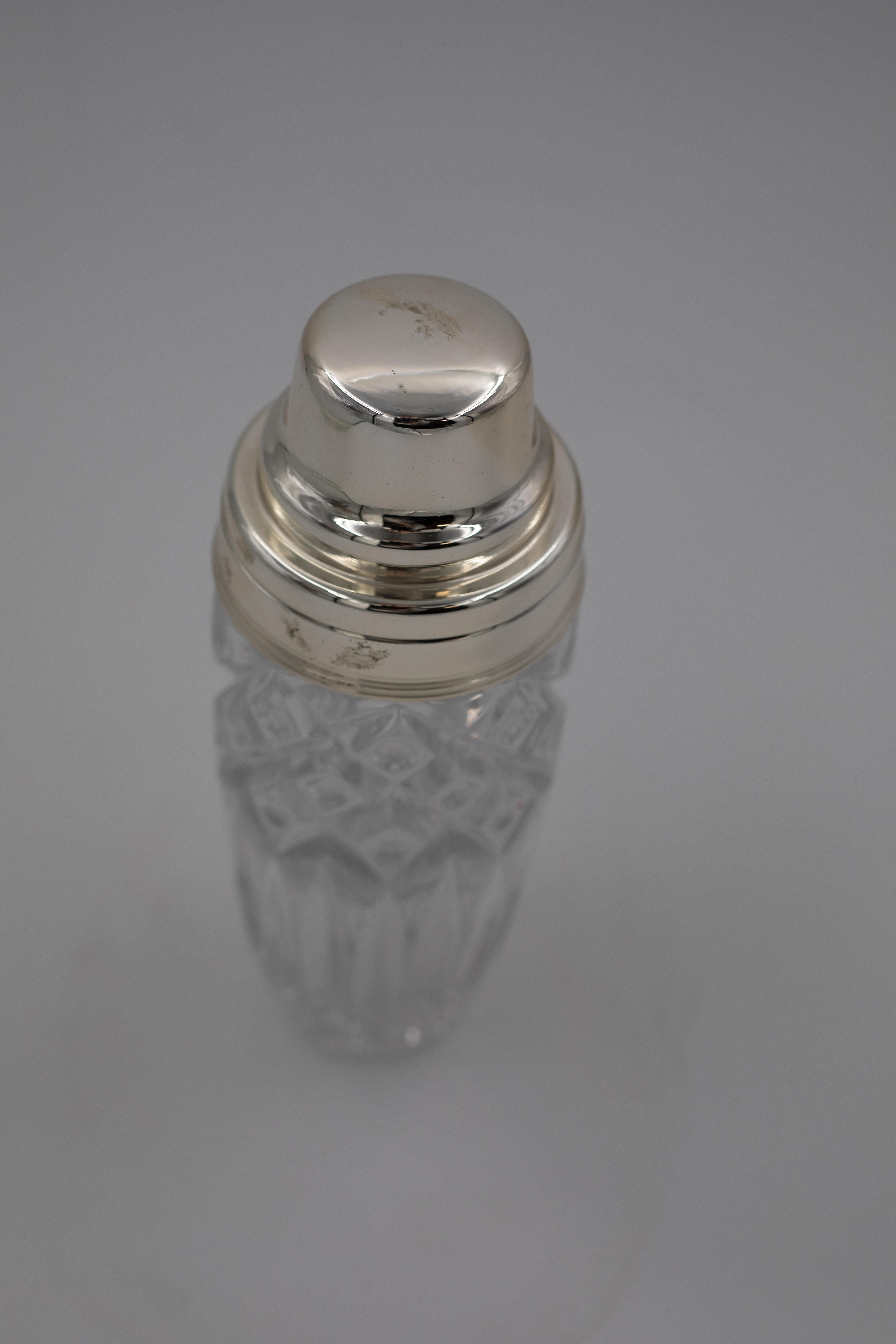 Cocktail Shaker aus geschliffenem Kristall aus der Jahrhundertmitte mit versilbertem Deckel (Versilberung) im Angebot