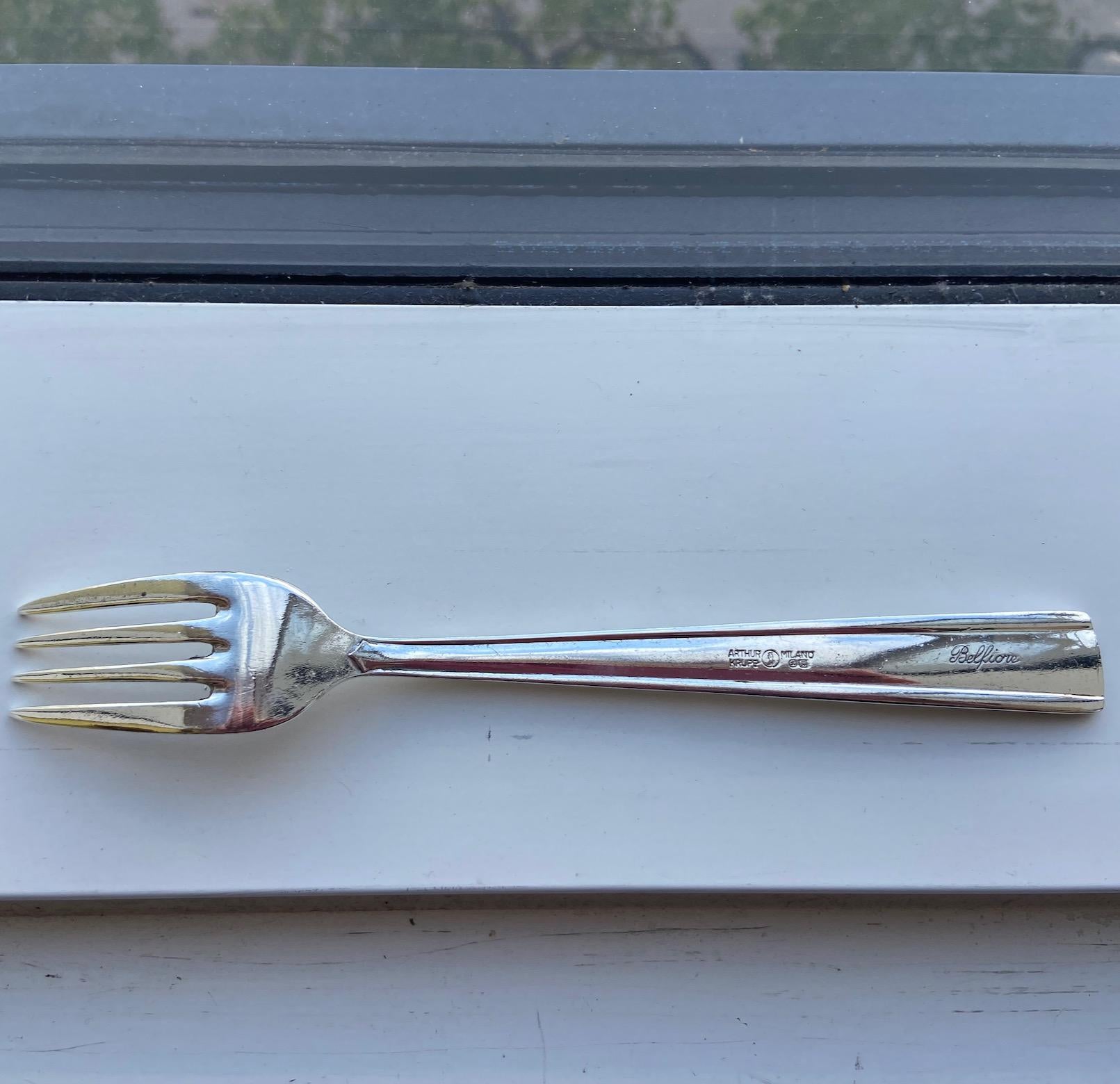 mid-century cutlery sets for 6, A Krupp, 42 pieces each, attributed to Gio Ponti For Sale 9