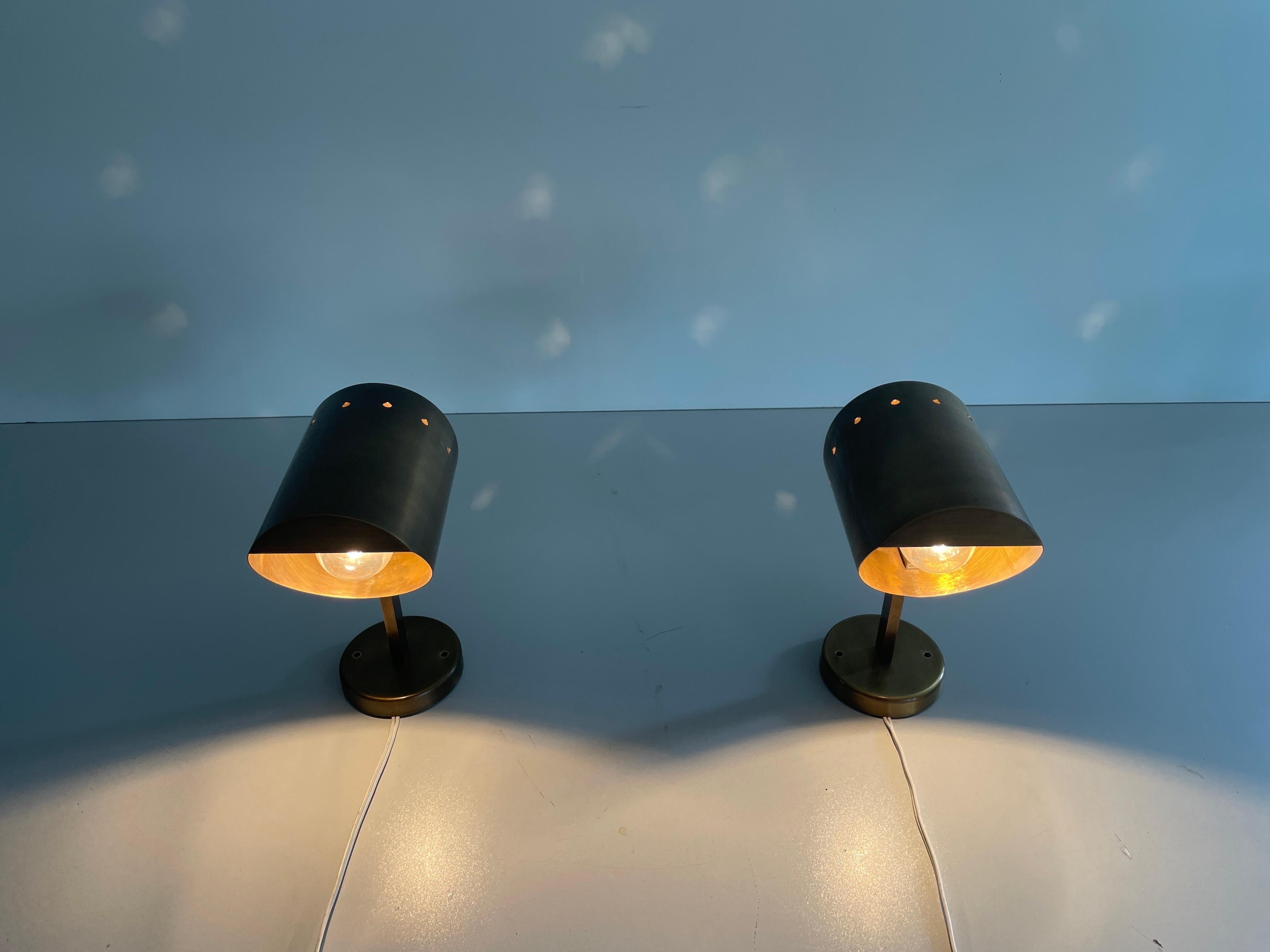 Coppia di lampade cilindriche in ottone di metà secolo con finitura anticata, anni '50, Italia in vendita 6