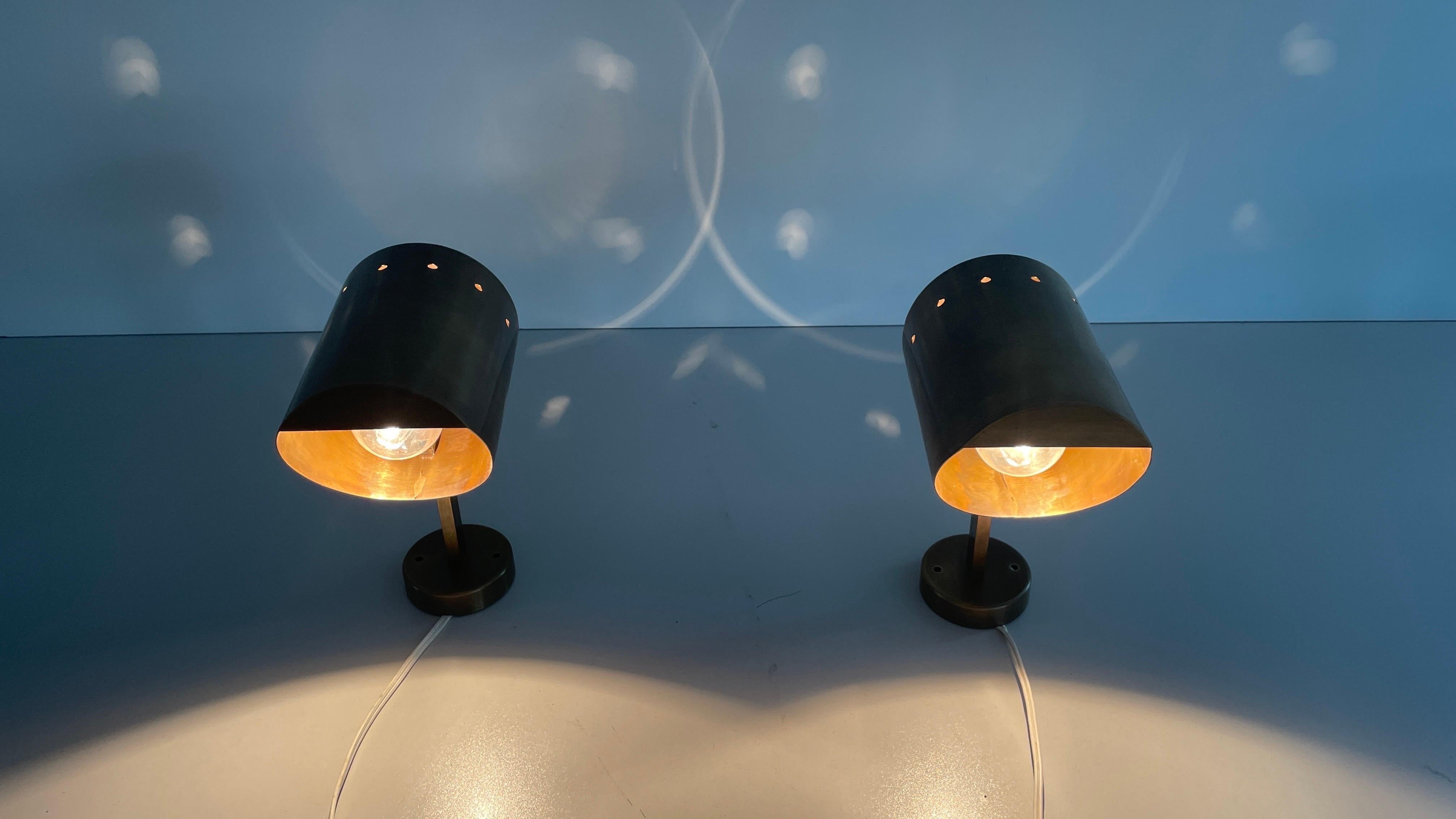 Coppia di lampade cilindriche in ottone di metà secolo con finitura anticata, anni '50, Italia in vendita 7