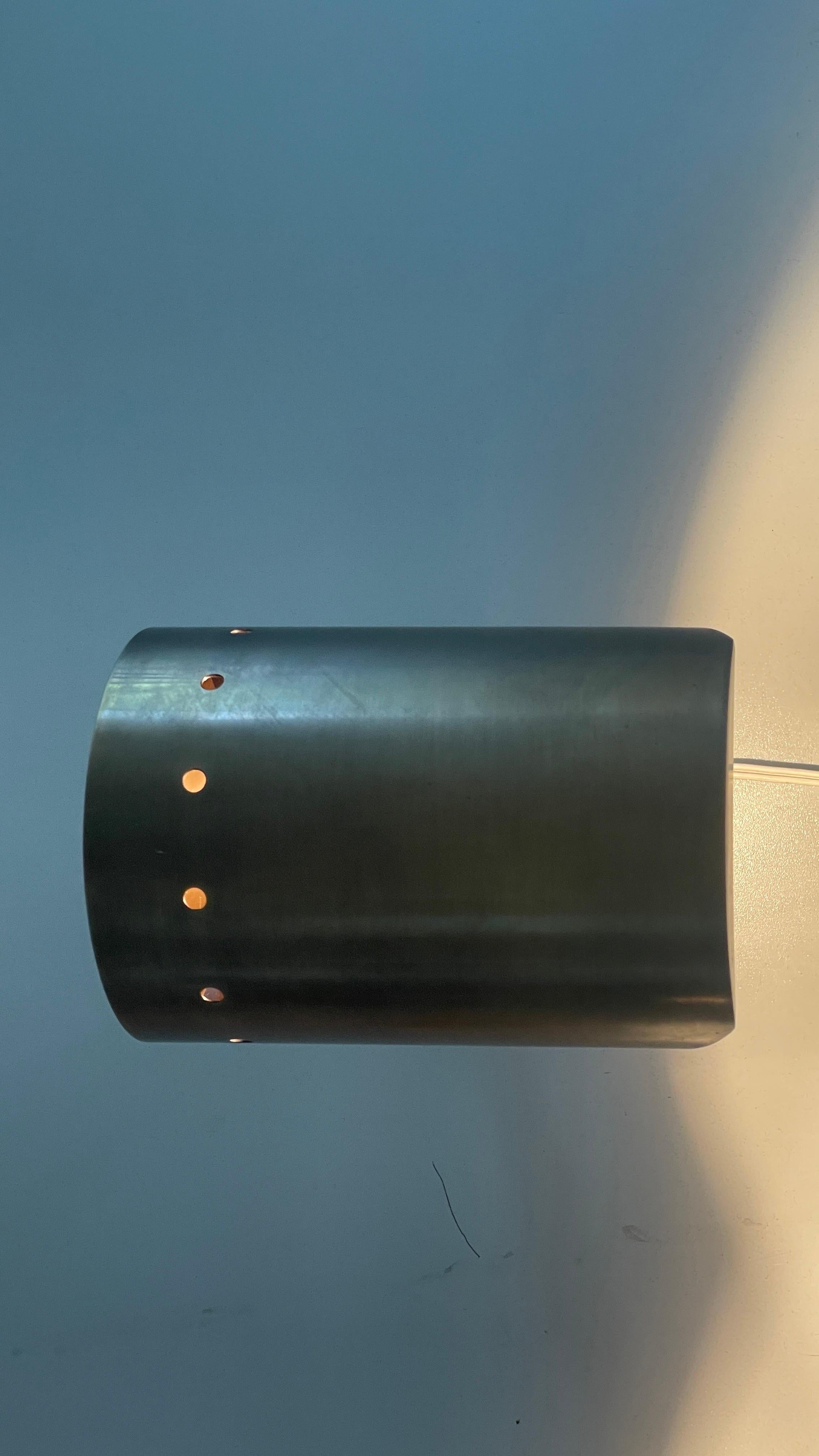 Coppia di lampade cilindriche in ottone di metà secolo con finitura anticata, anni '50, Italia in vendita 13