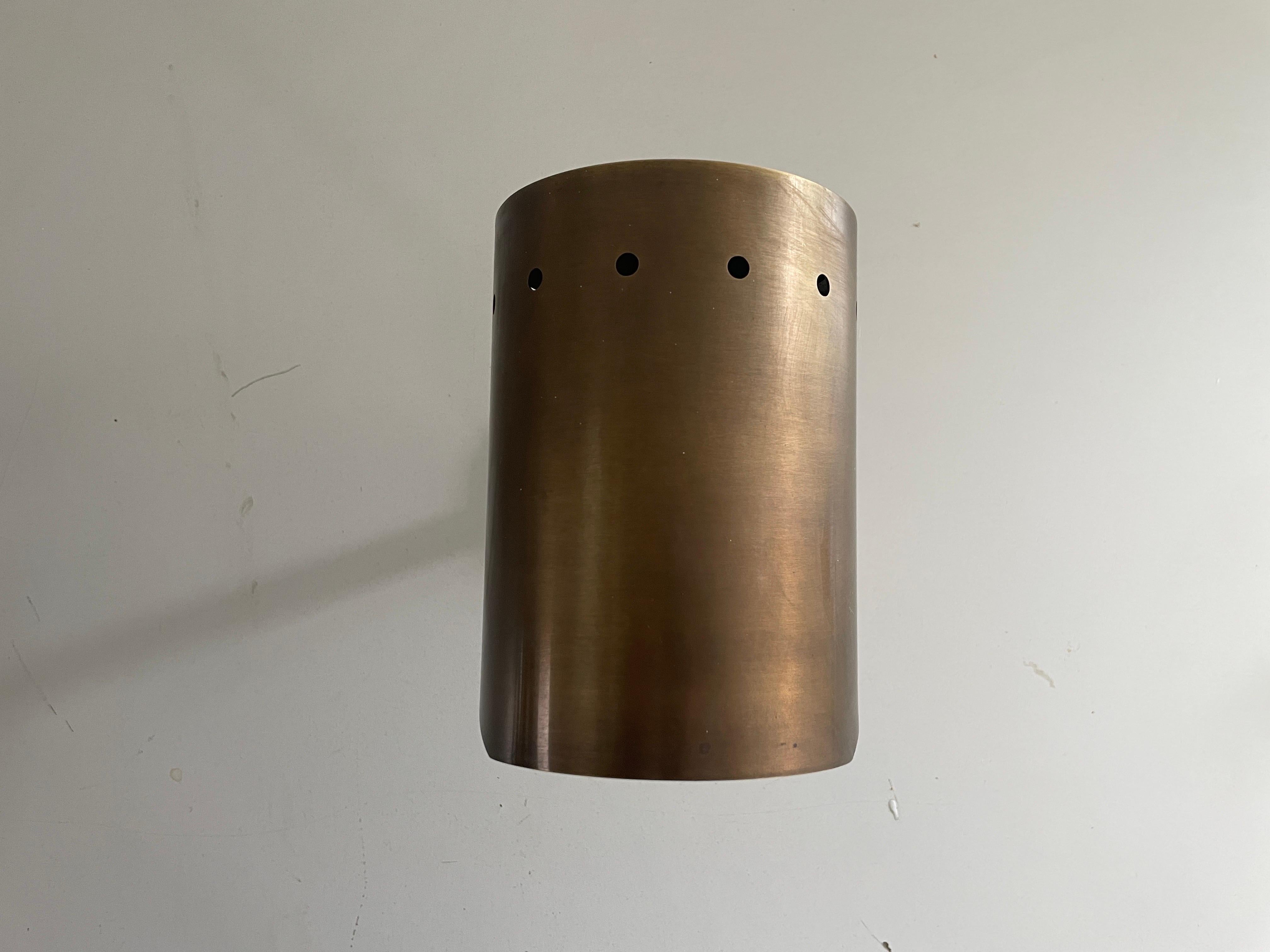 Coppia di lampade cilindriche in ottone di metà secolo con finitura anticata, anni '50, Italia In condizioni ottime in vendita a Hagenbach, DE