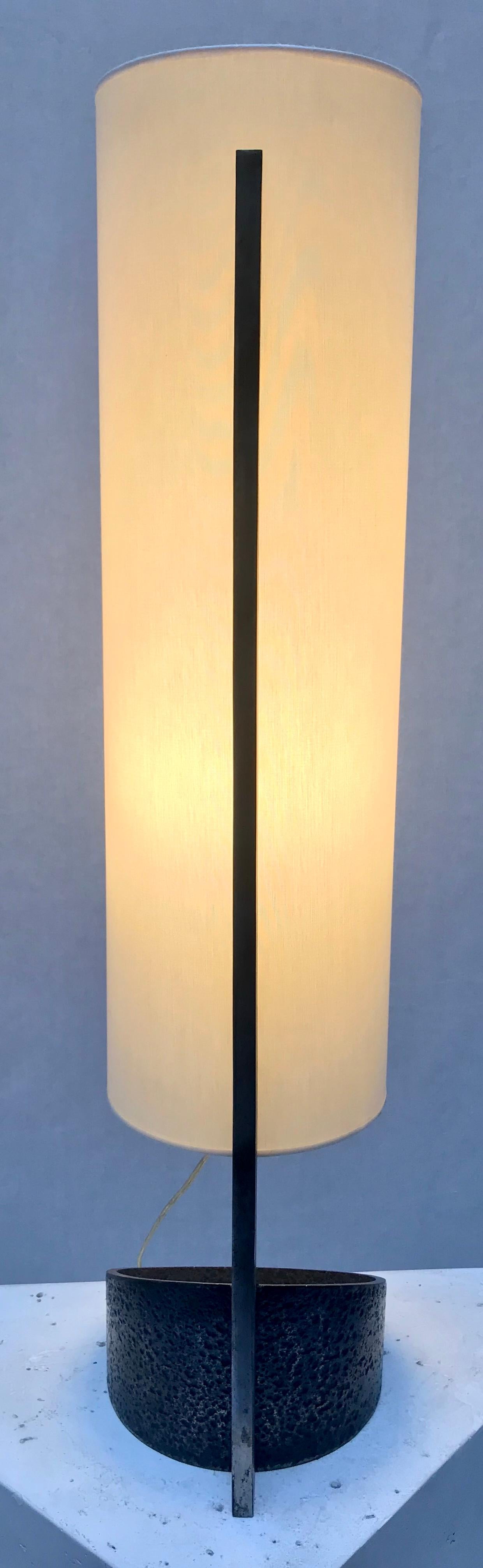 Hammered Midcentury Cylindrical Brutalist Table Lamp For Sale