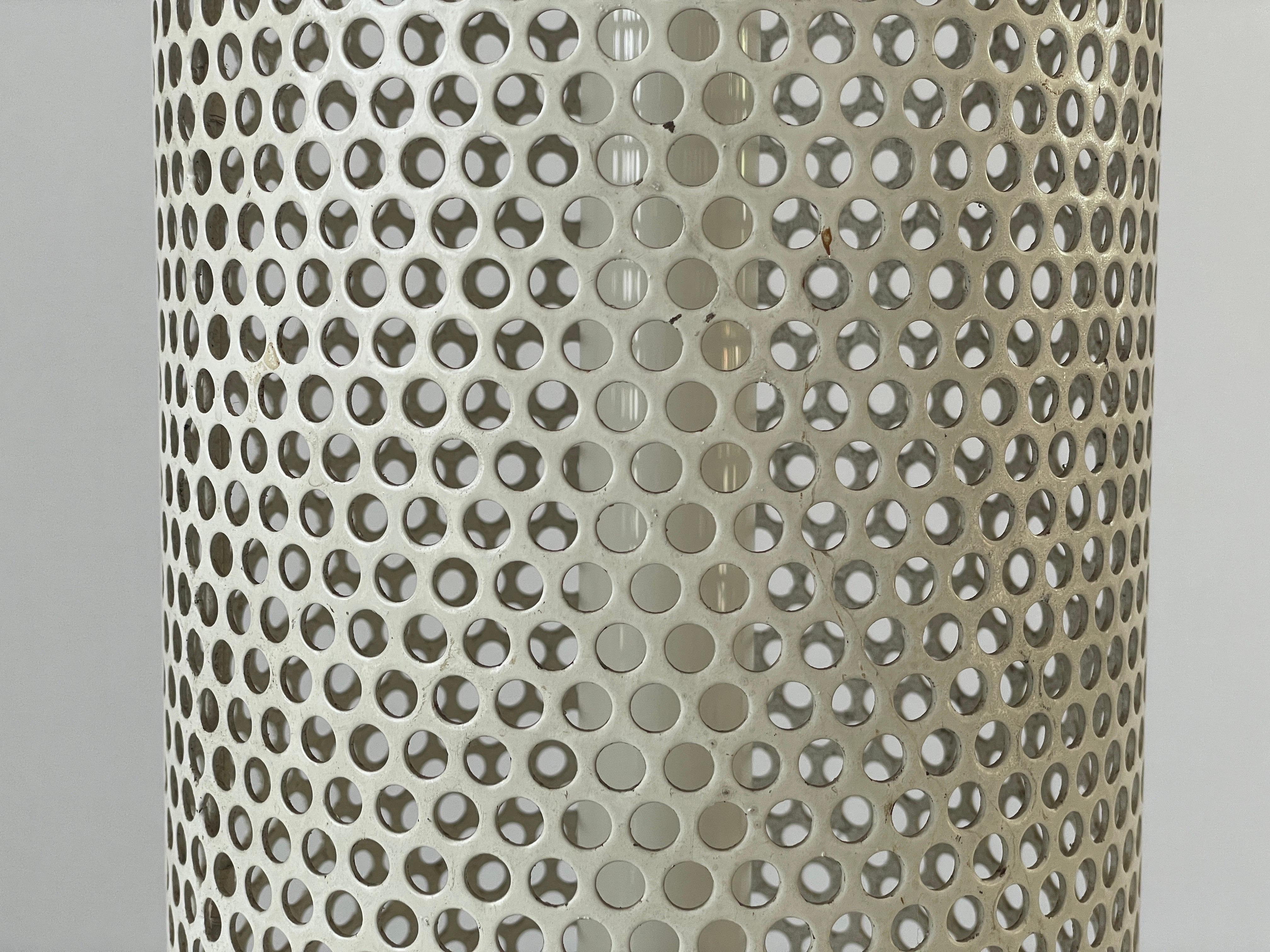 Lampada da terra a treppiede cilindrica di metà secolo con fluorescenza, 1950, Germania in vendita 1