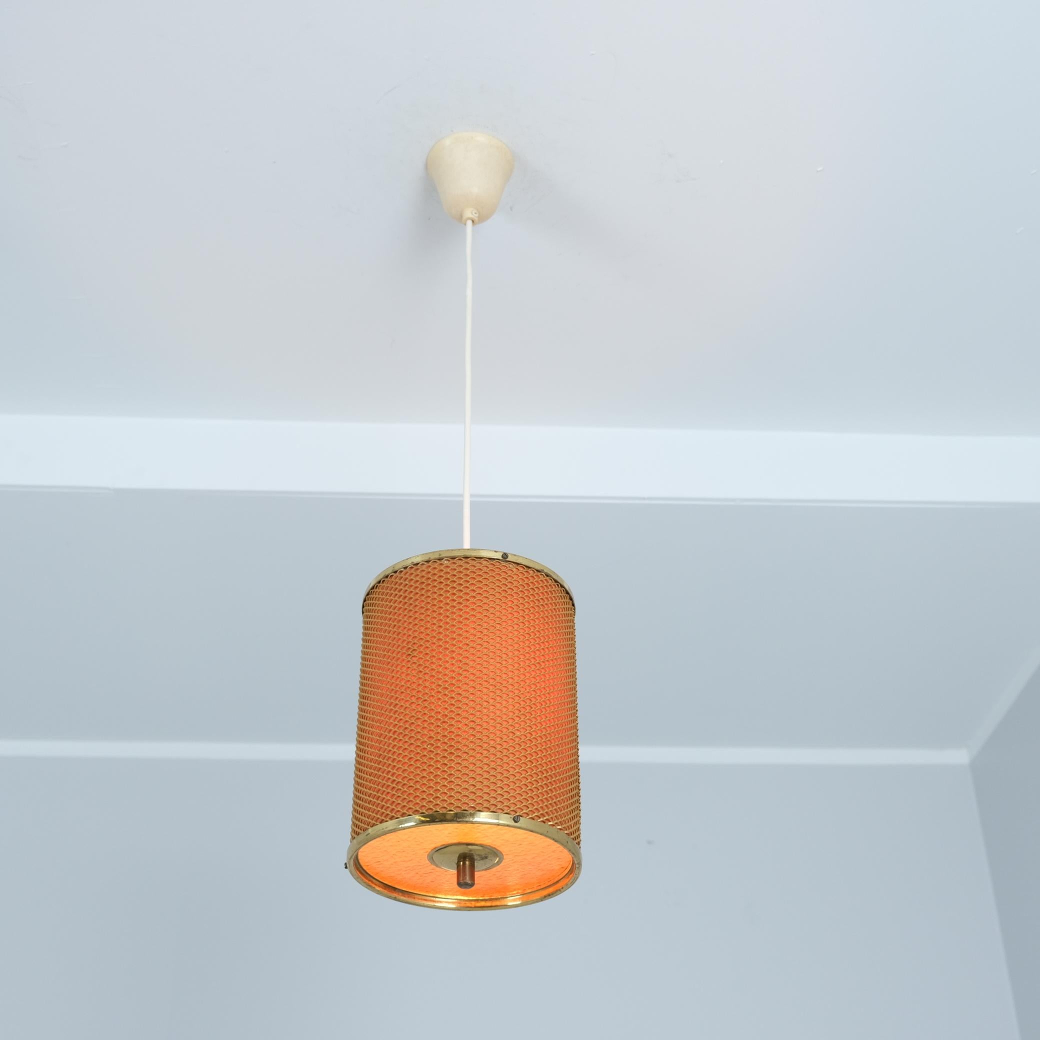 Mid-Century Modern Mid-Century Cylindrical Valinte Pendant 2210 in Brass & Paper, Finland 1950 For Sale