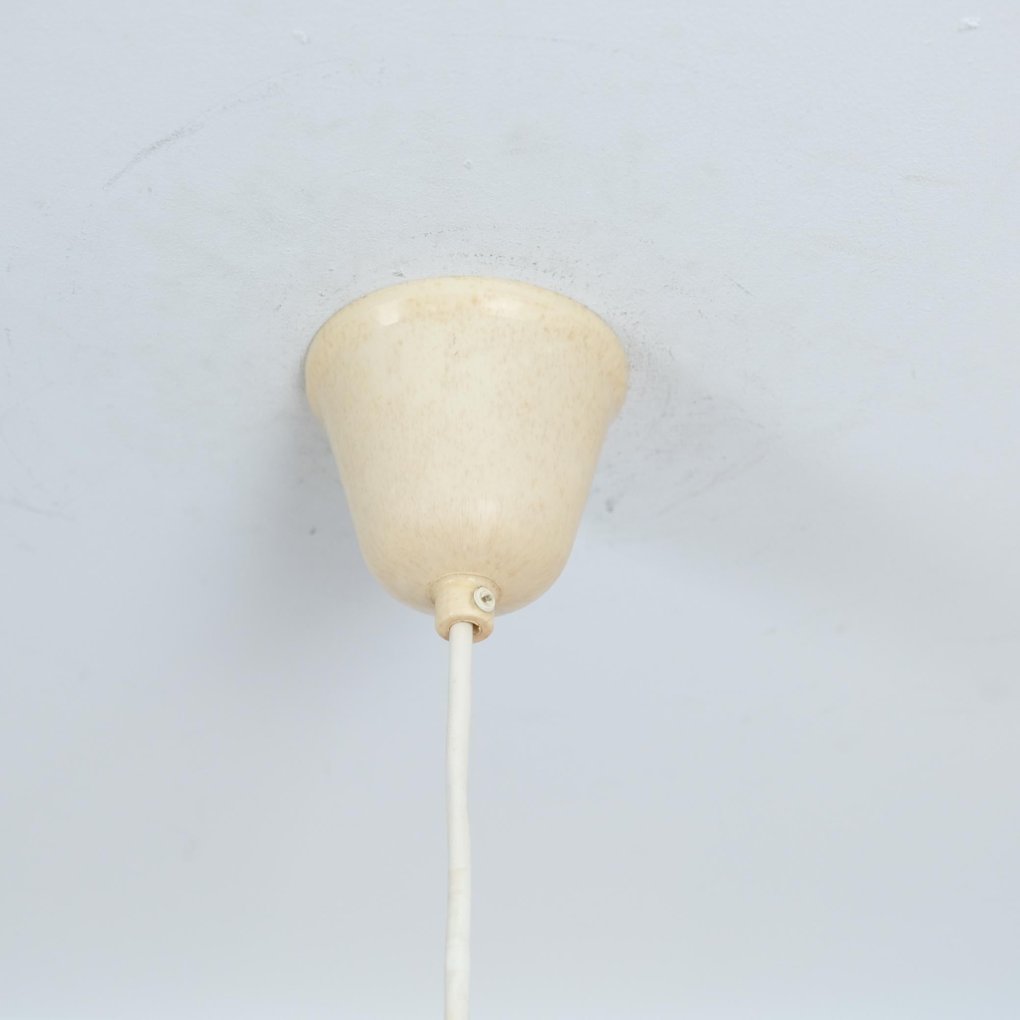 Mid-Century Cylindrical Valinte Pendant 2210 in Brass & Paper, Finland 1950 For Sale 3