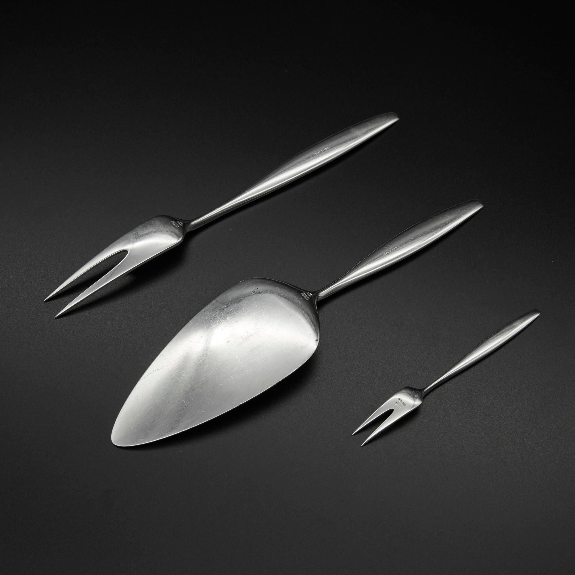 Silberbesteck mit Zypressenmuster aus der Mitte des Jahrhunderts für 12 Personen von Georg Jensen im Angebot 9