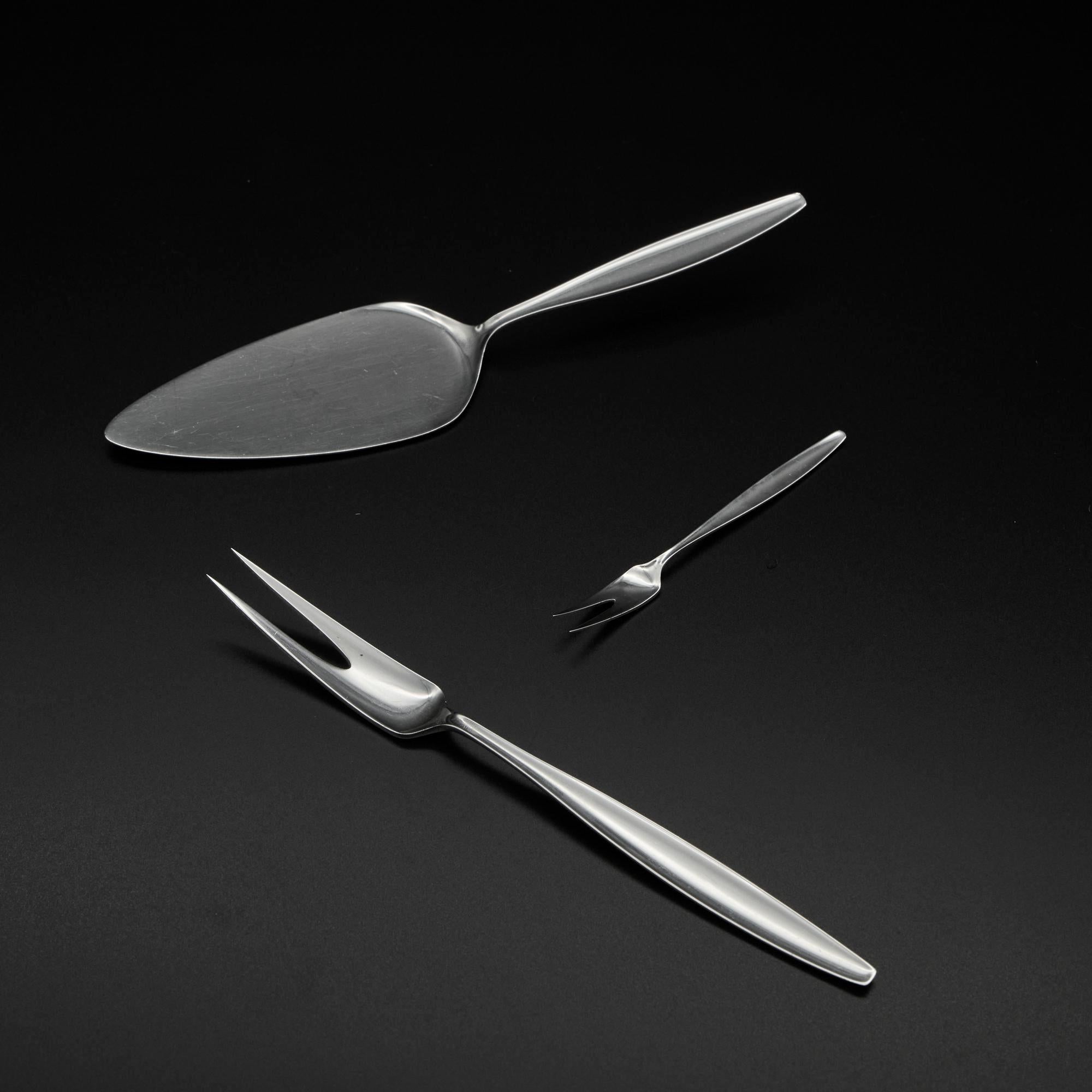 Silberbesteck mit Zypressenmuster aus der Mitte des Jahrhunderts für 12 Personen von Georg Jensen im Angebot 10