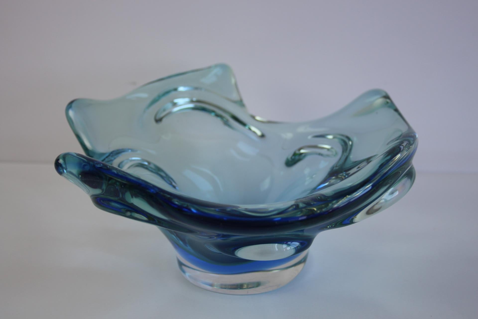 Mid-Century Czech Art Glass Bowl by Chribska, Blue & Green, 1960s For Sale 1