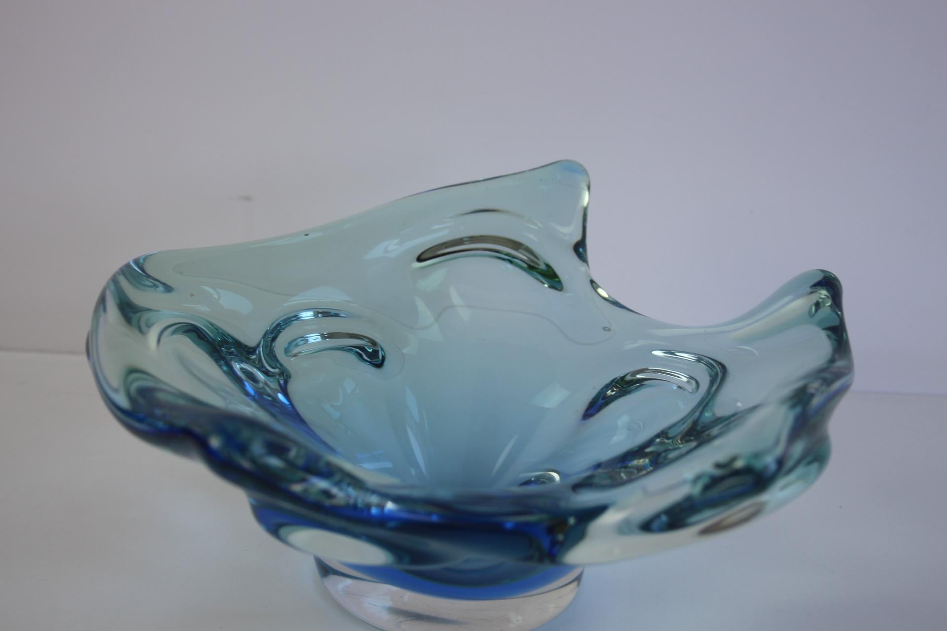 Mid-Century Czech Art Glass Bowl by Chribska, Blue & Green, 1960s For Sale 2