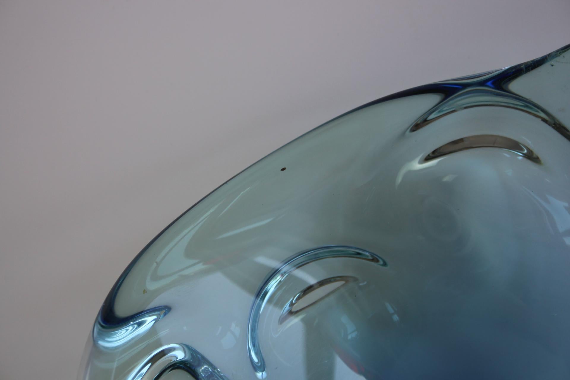 Mid-Century Czech Art Glass Bowl by Chribska, Blue & Green, 1960s For Sale 3