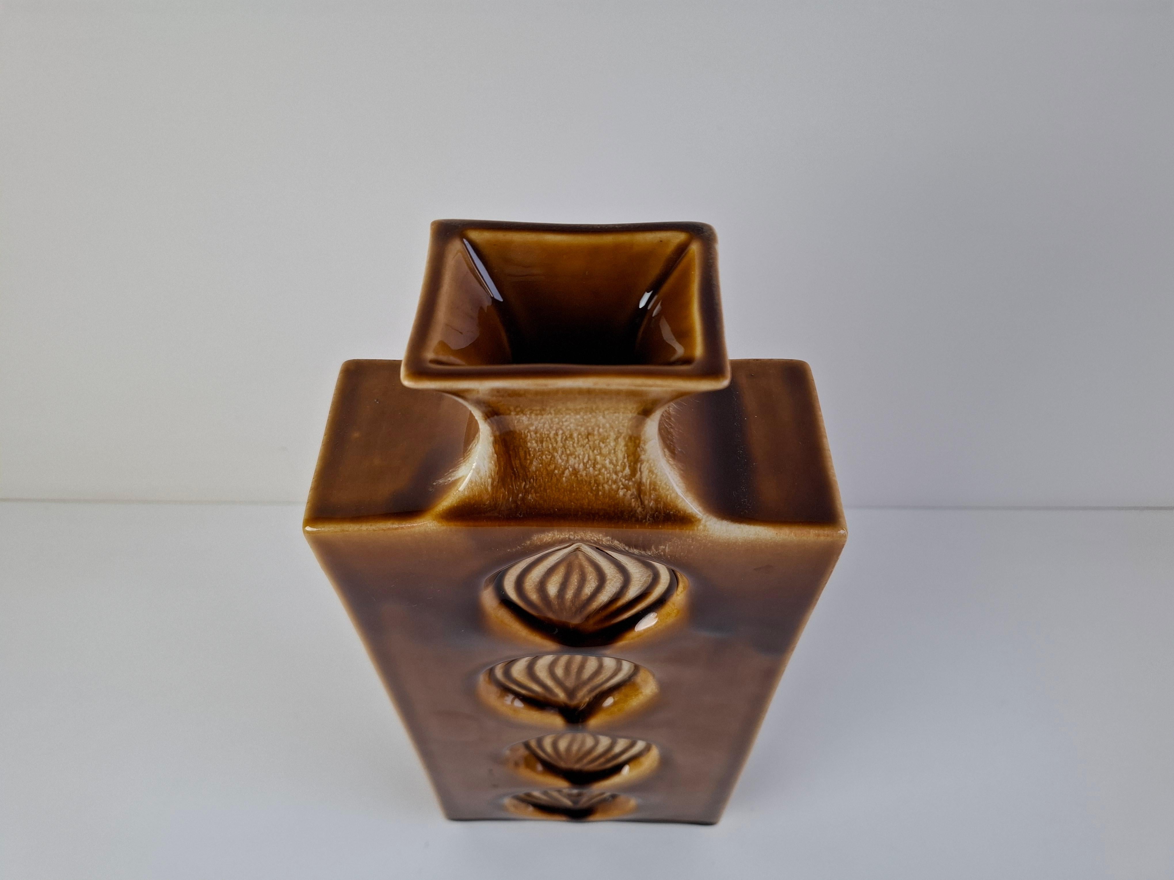 Vaso ceco di metà secolo in ceramica marrone Ditmar Urbach, anni '60. in vendita 3