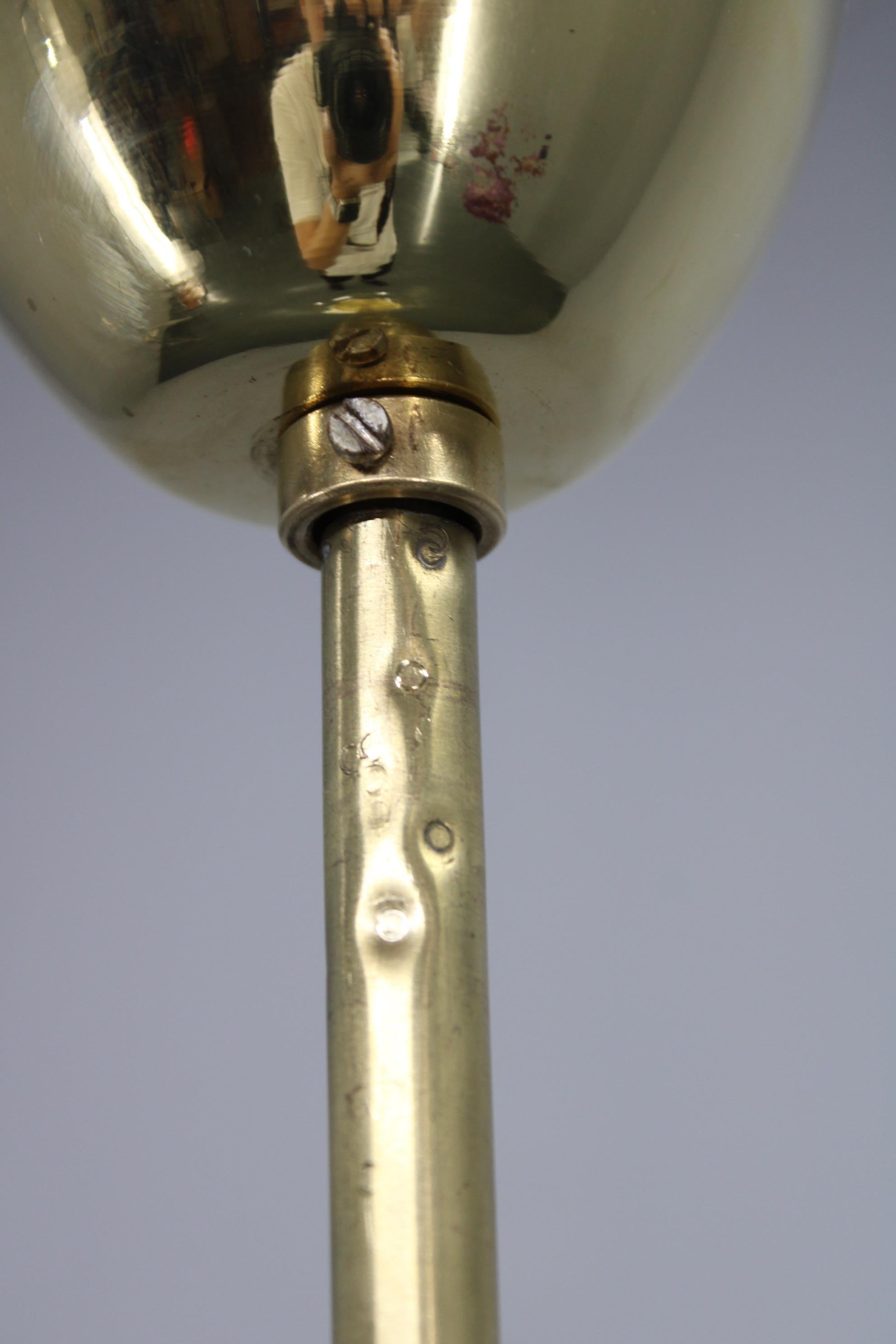 Lámpara Colgante de Cristal Checo de Mediados de Siglo Acabado en Latón Años 70 Modern Rewired en venta 3