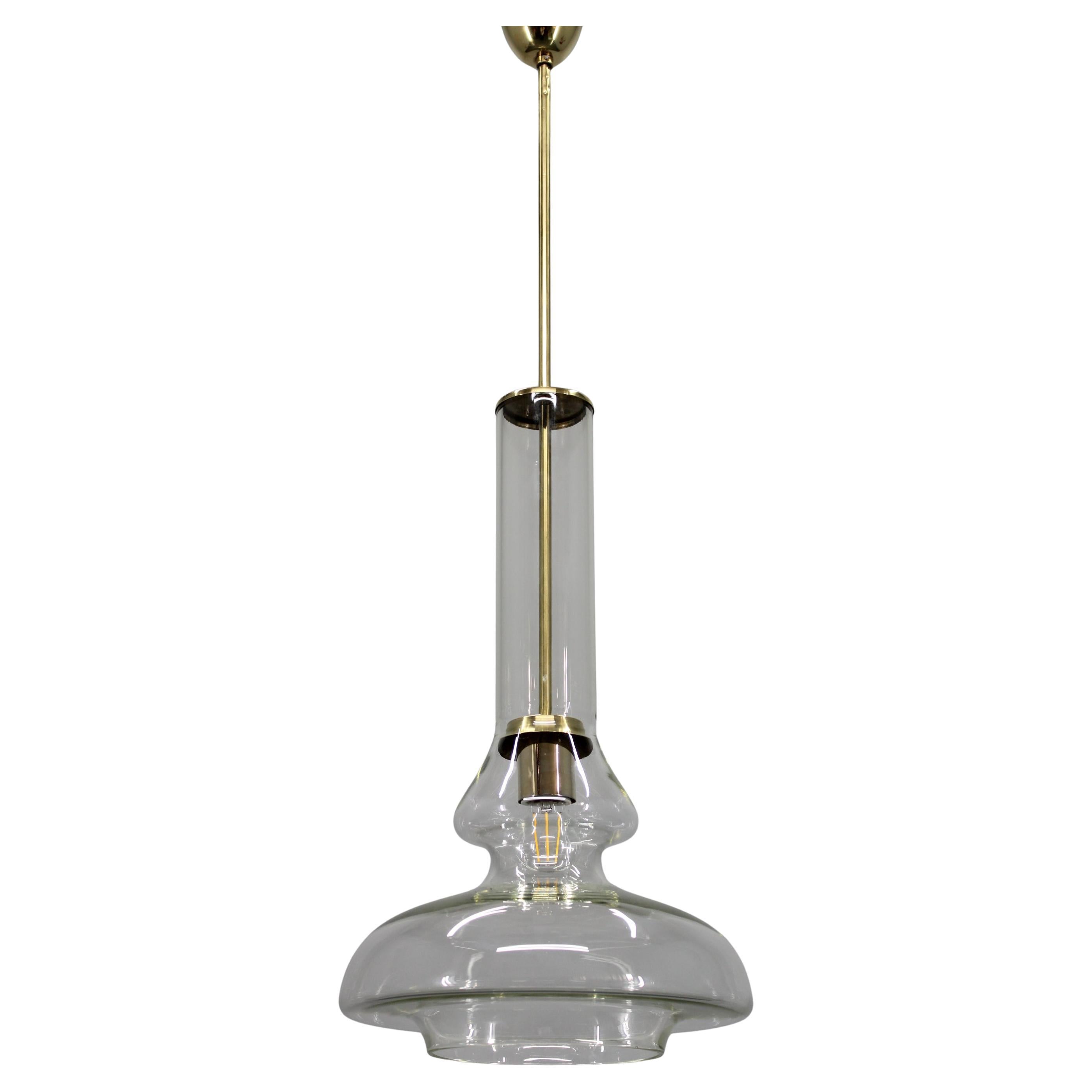 Lampada a sospensione in vetro ceco di metà secolo con finitura in ottone 1970s Modern Rewired