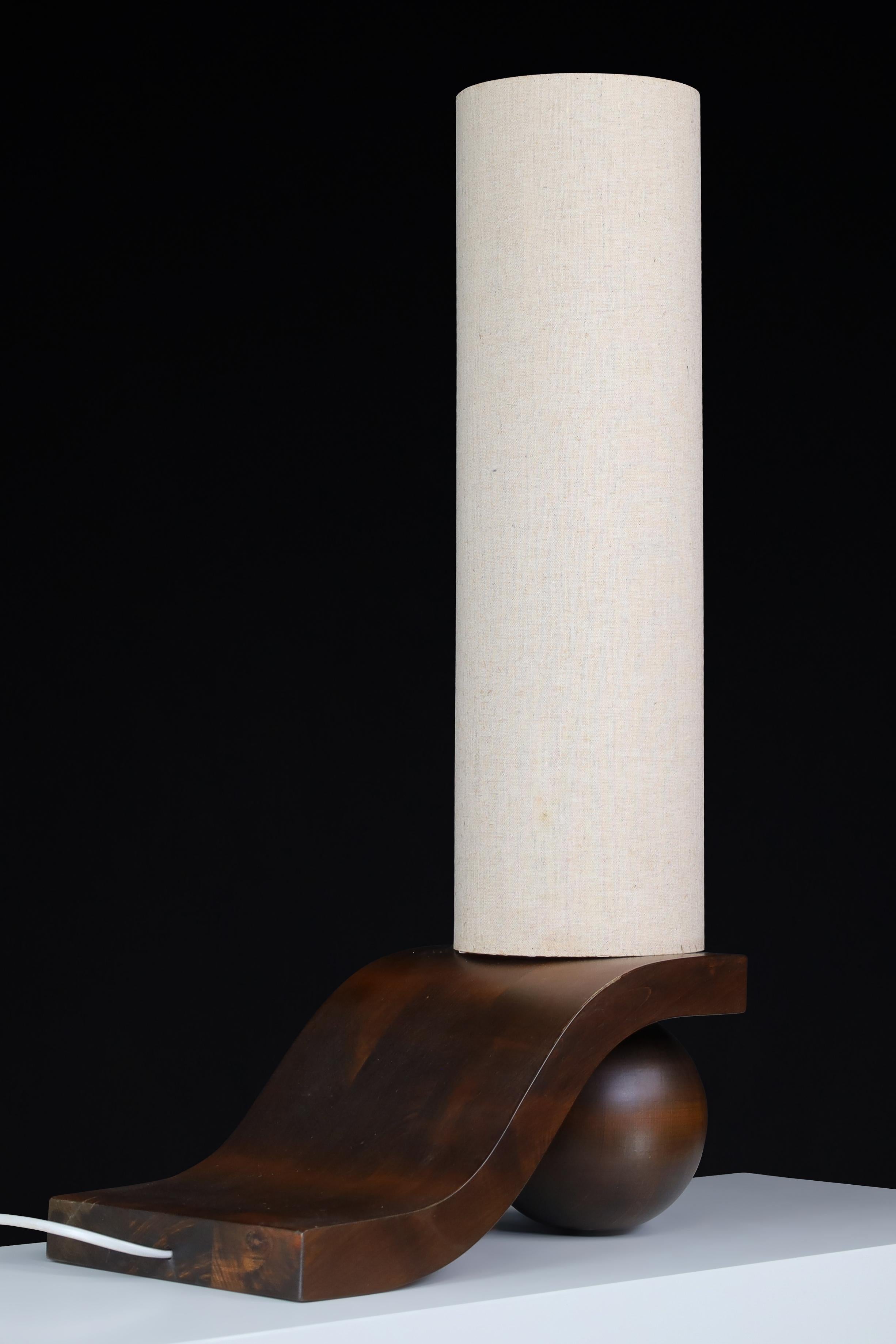 Mid-Century moderno Lampada da tavolo ceca di metà secolo di Vladimír Nývlt in Wood scolpito, anni '70 in vendita