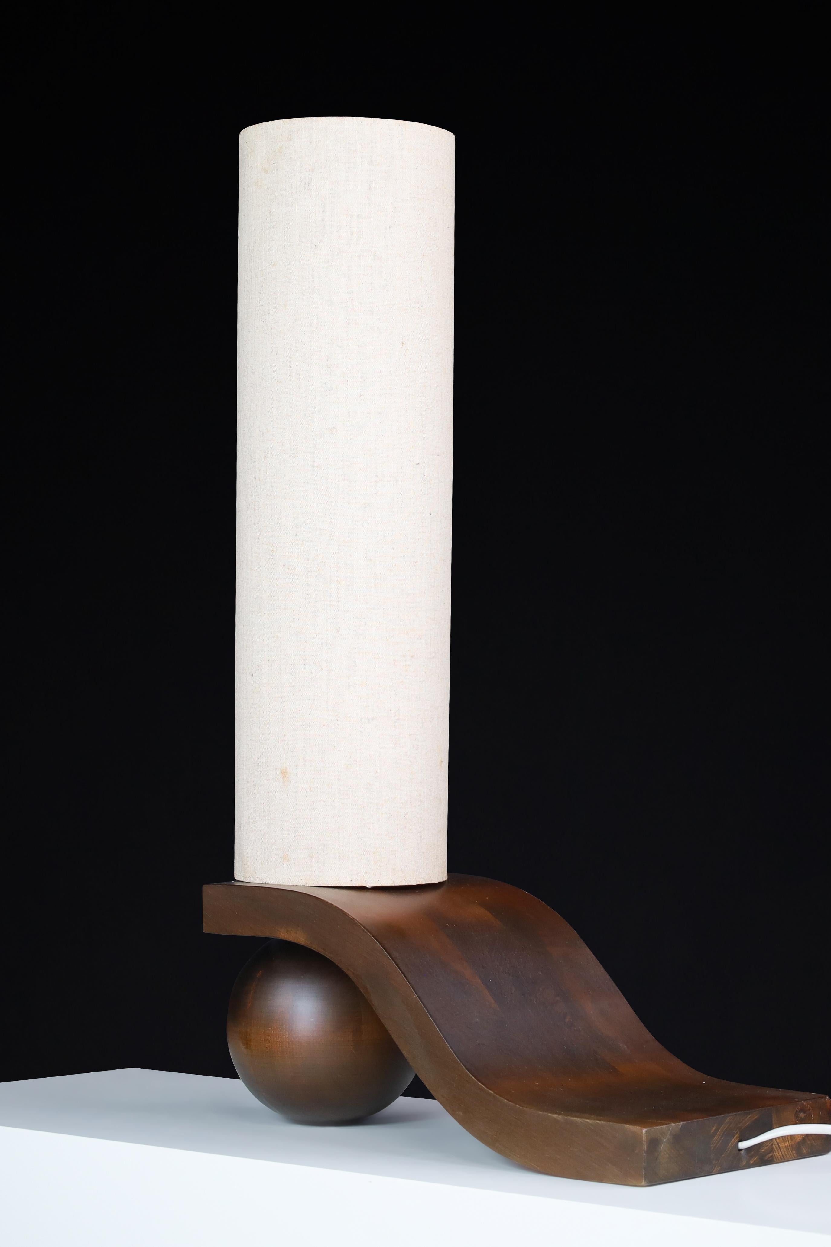Fine XX secolo Lampada da tavolo ceca di metà secolo di Vladimír Nývlt in Wood scolpito, anni '70 in vendita