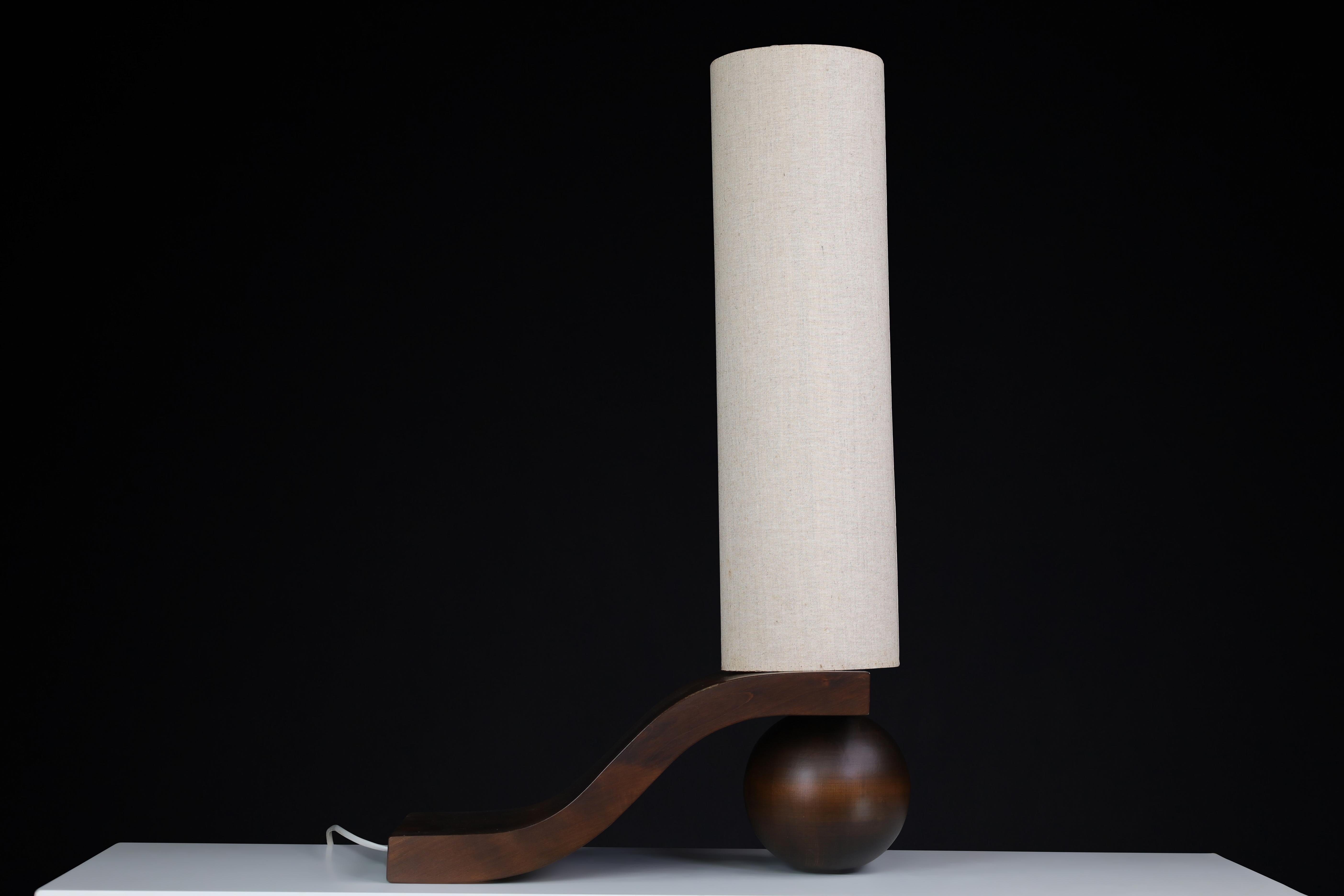 Lampada da tavolo ceca di metà secolo di Vladimír Nývlt in Wood scolpito, anni '70 in vendita 2