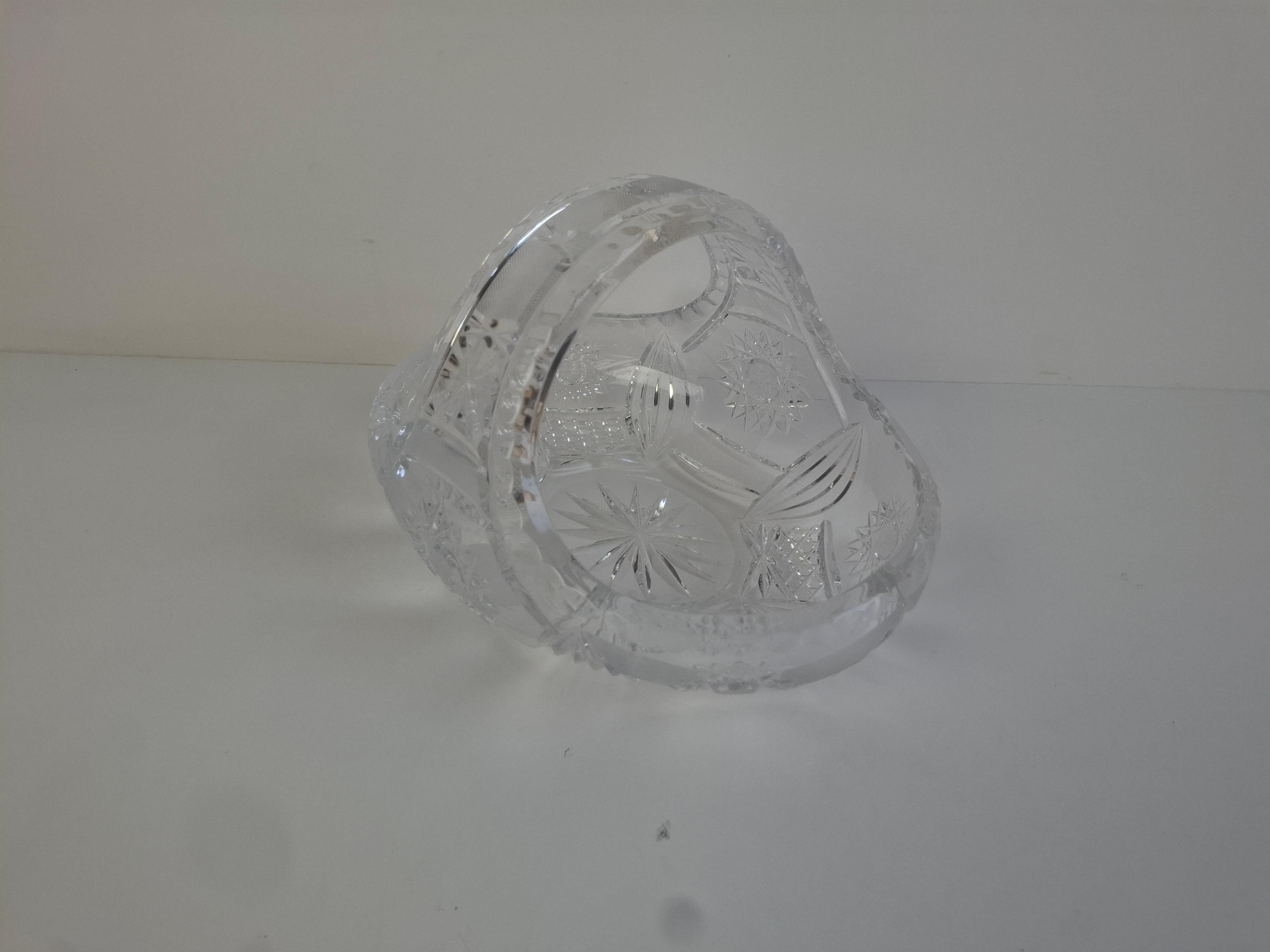 Mid-Century Czechoslovak Cut Crystal Basket In condizioni buone in vendita a Praha, CZ