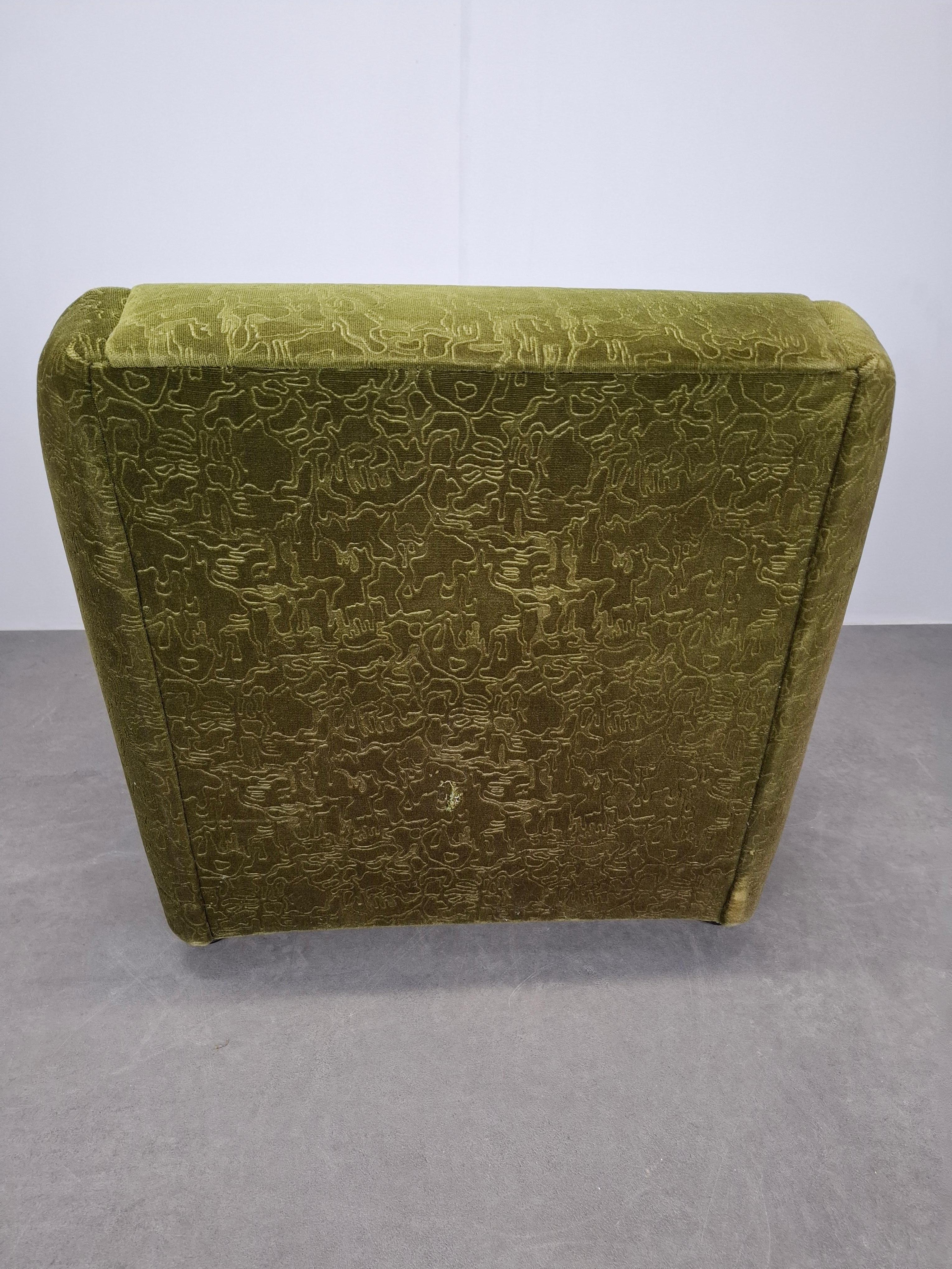 Fauteuil en peluche vert tchécoslovaque du milieu du siècle, 1970 en vente 6