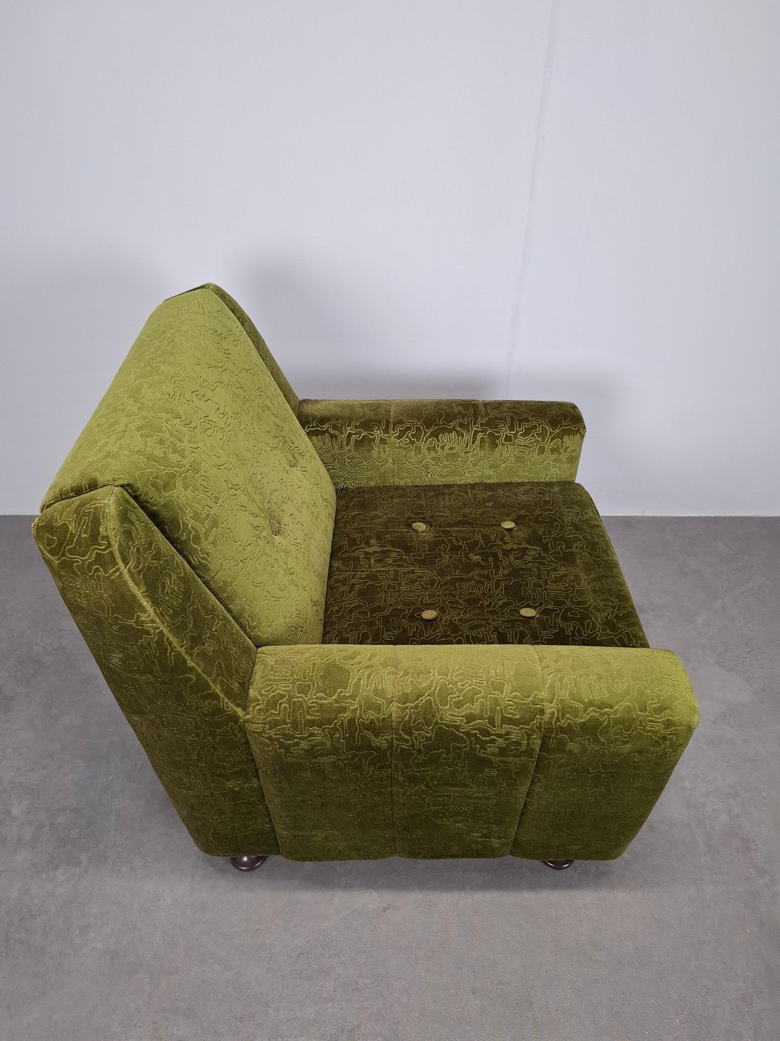 Fauteuil en peluche vert tchécoslovaque du milieu du siècle, 1970 en vente 9