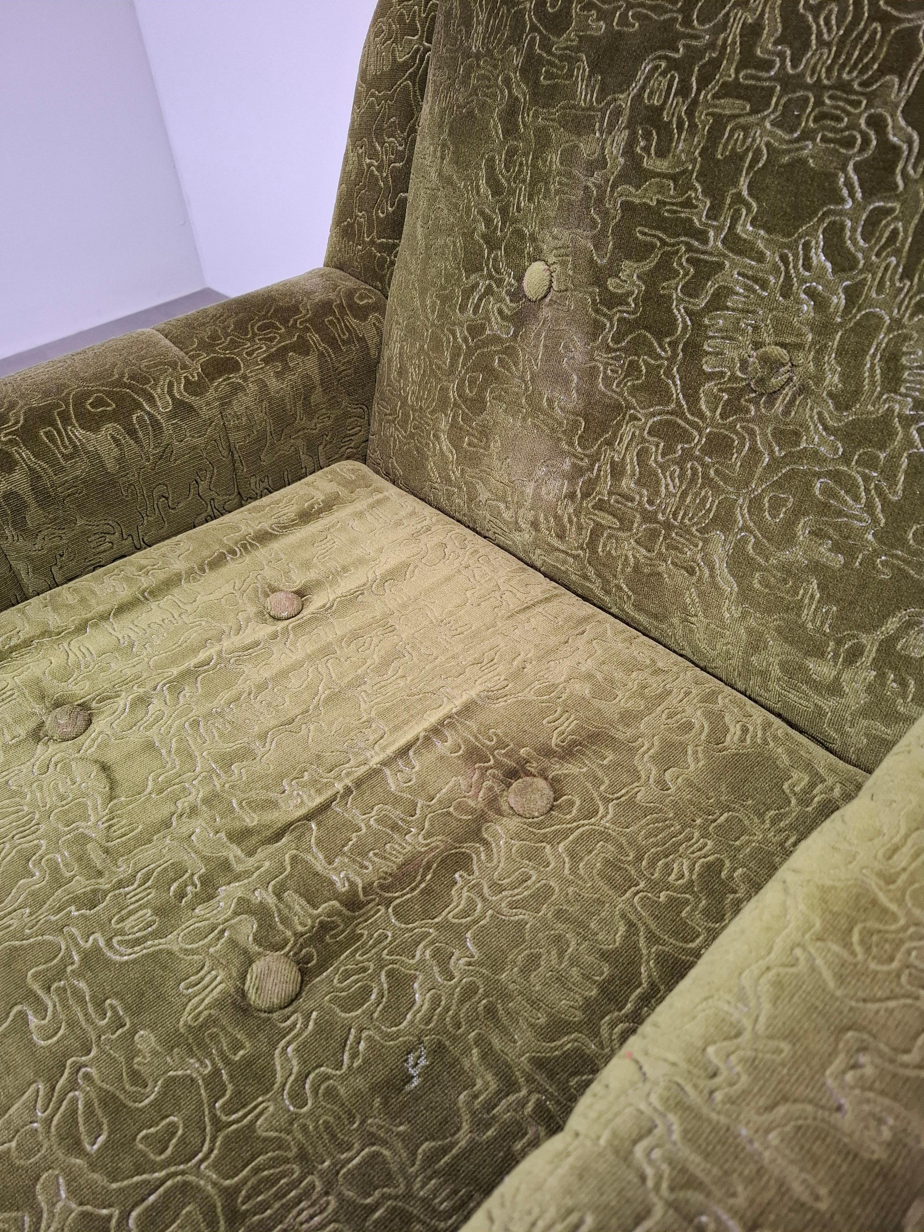 Fin du 20e siècle Fauteuil en peluche vert tchécoslovaque du milieu du siècle, 1970 en vente