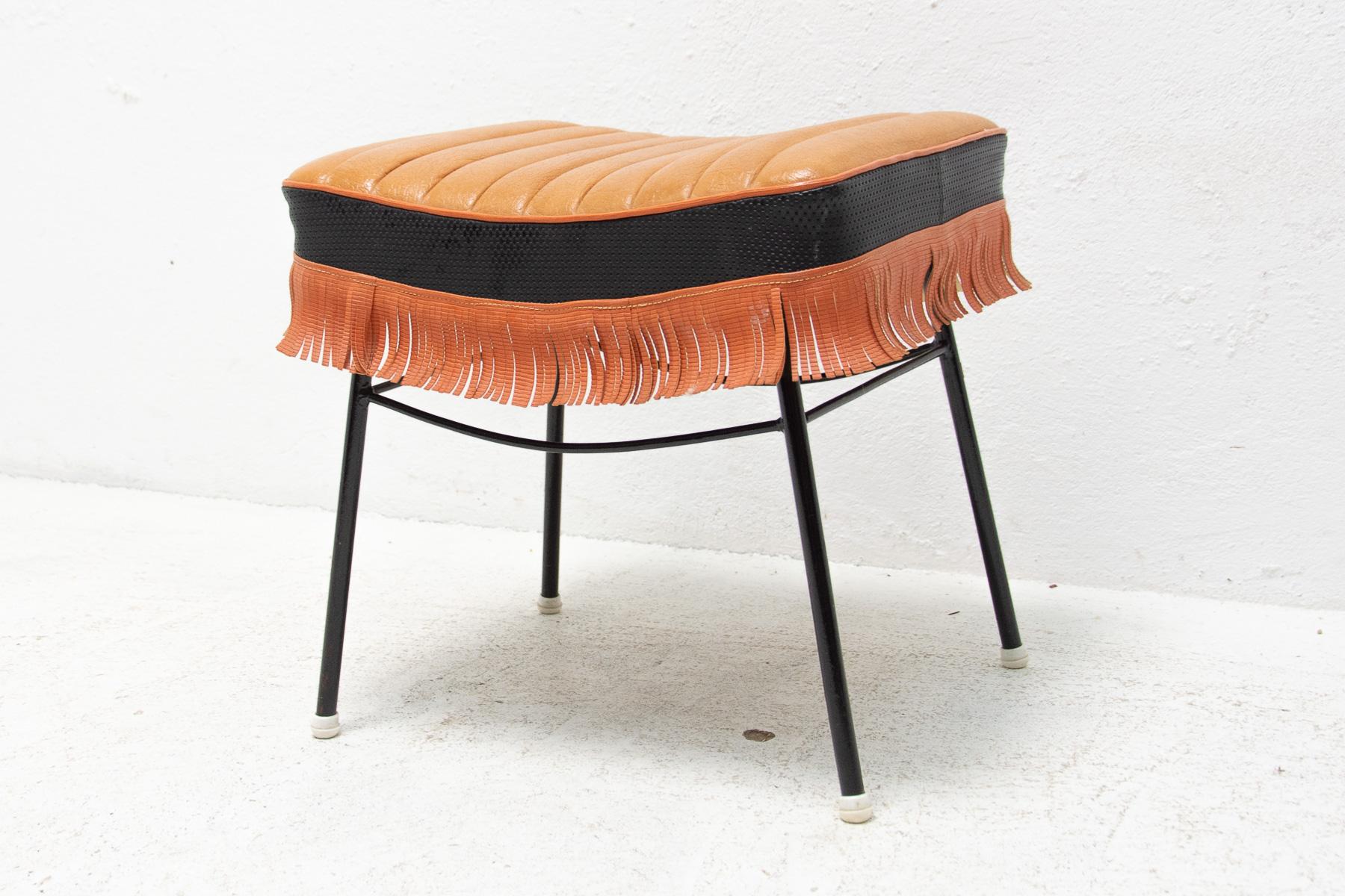 This stool was made in the former Czechoslovakia in the 1960´. The stool is upholstered in leather. The legs are made from iron. All in good original condition.
The leather bears signs of age and using.

Measure: Seat height: 42 cm.