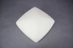 Plafonnier en verre au lait tchécoslovaque du milieu du siècle, années 1960
