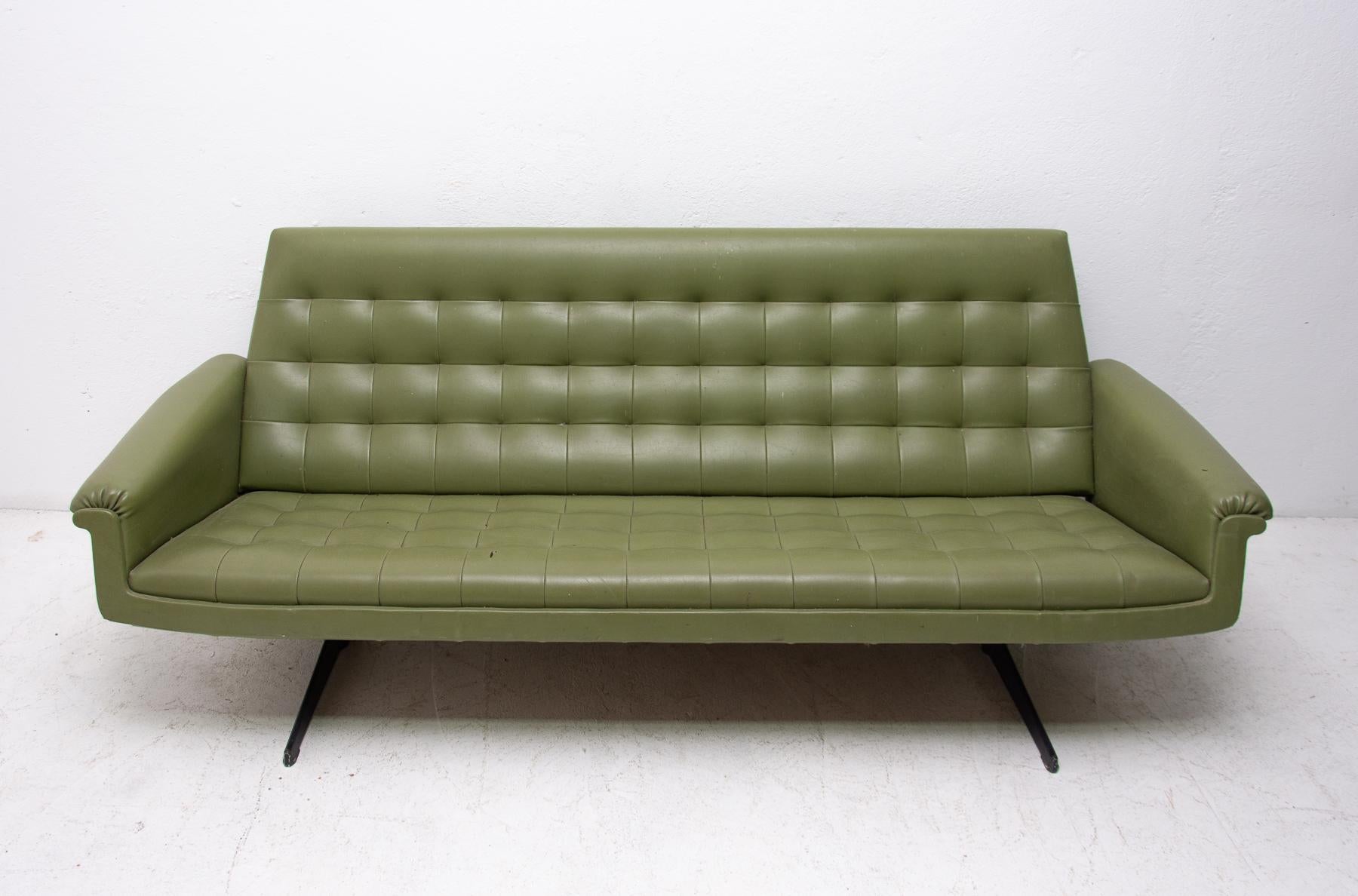 Midcentury Czechoslovak Sofa, 1970s 1