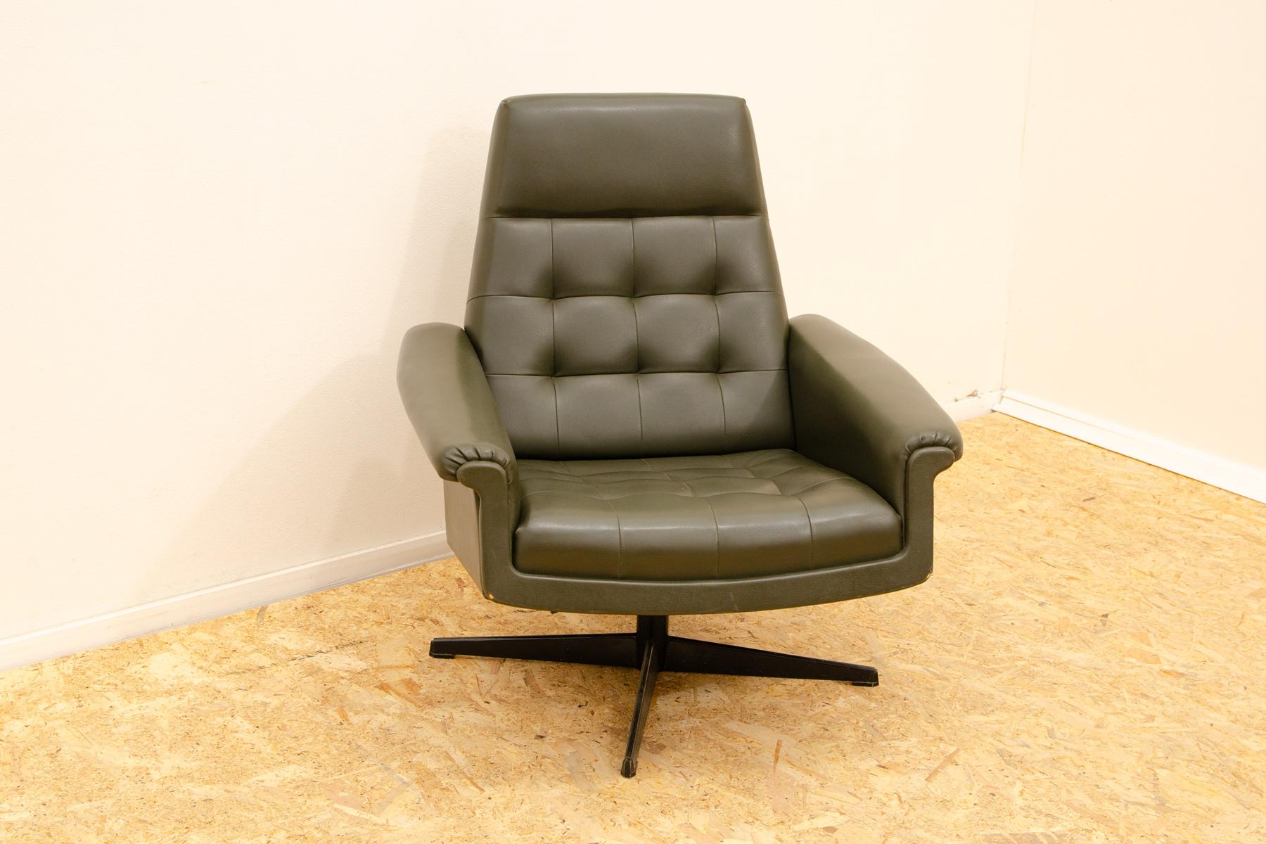 Mid-Century Modern Mid century Czechoslovak swivel armchair, 1970´s, Central Europe For Sale