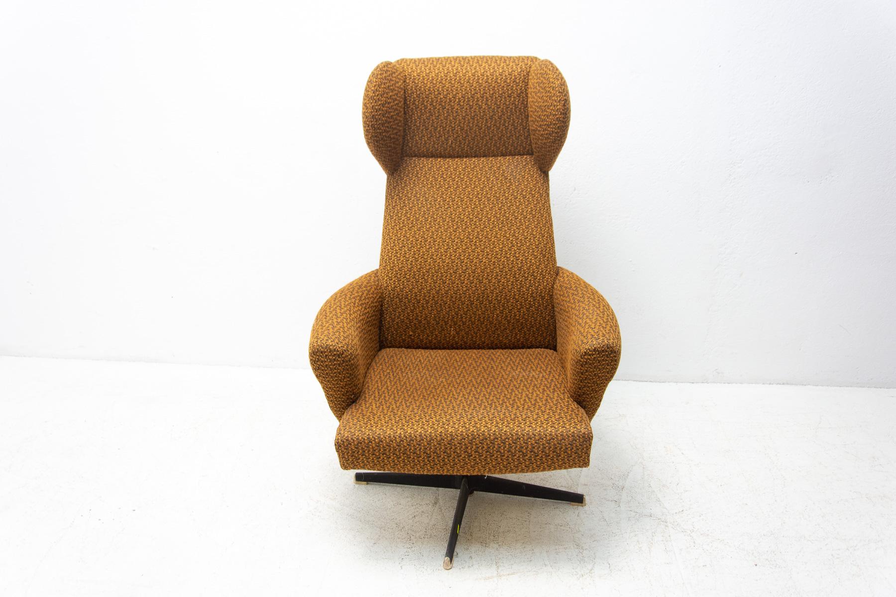 Mid-Century Czechoslovak Swivel Armchair, 1970's 8