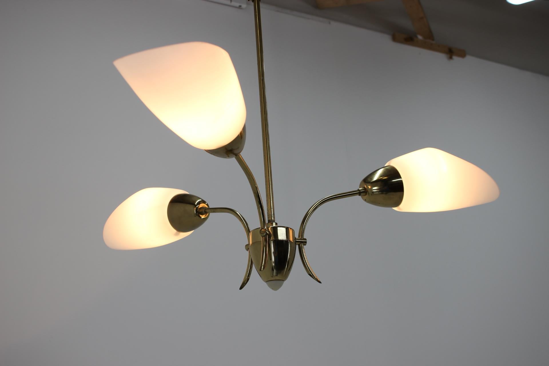 Midcentury Czechoslovakian Chandelier, 1970 For Sale 1