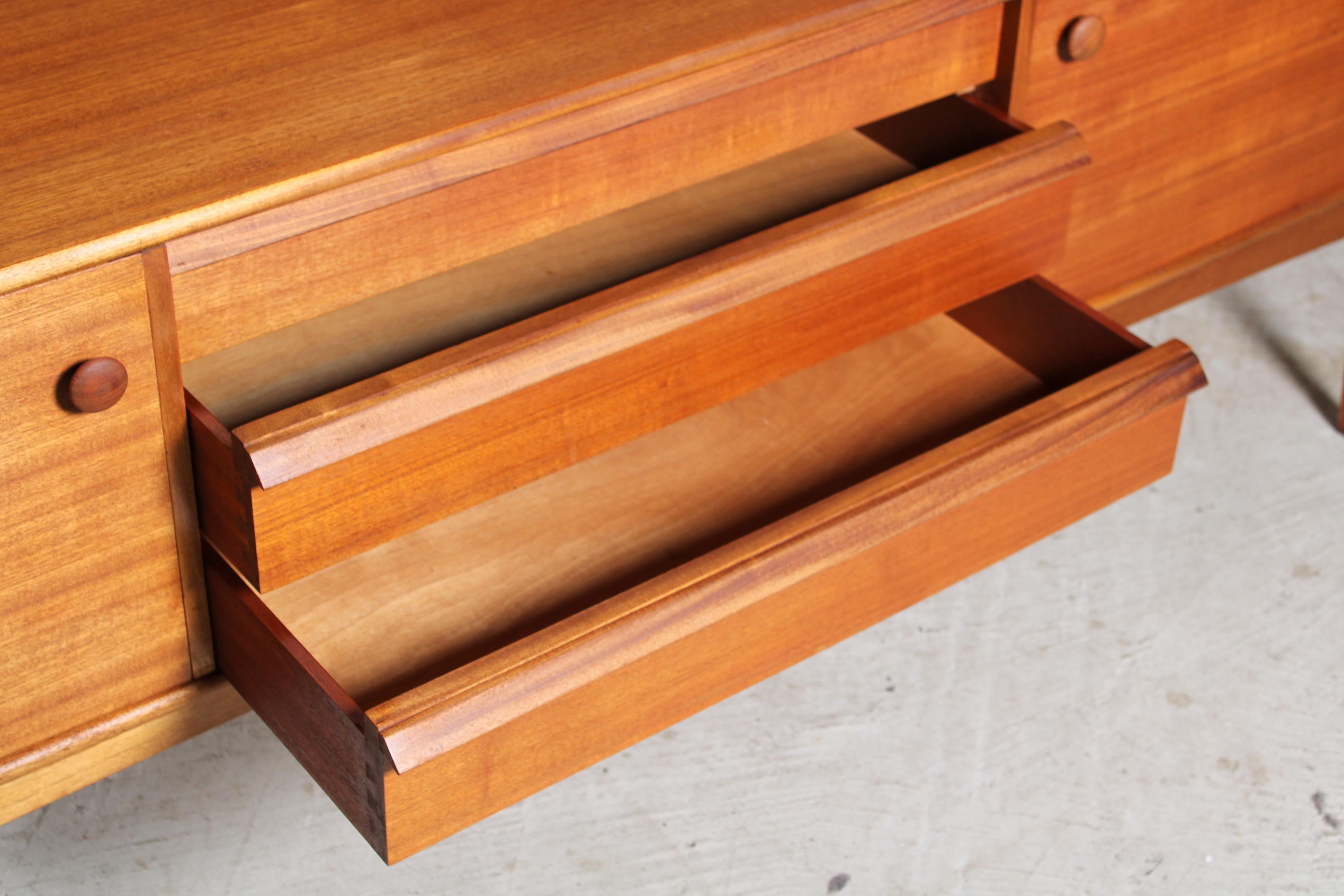 Mid Century 'Da Silva' Teak Sideboard by Younger, England, circa 1960s In Good Condition In Surrey, GB