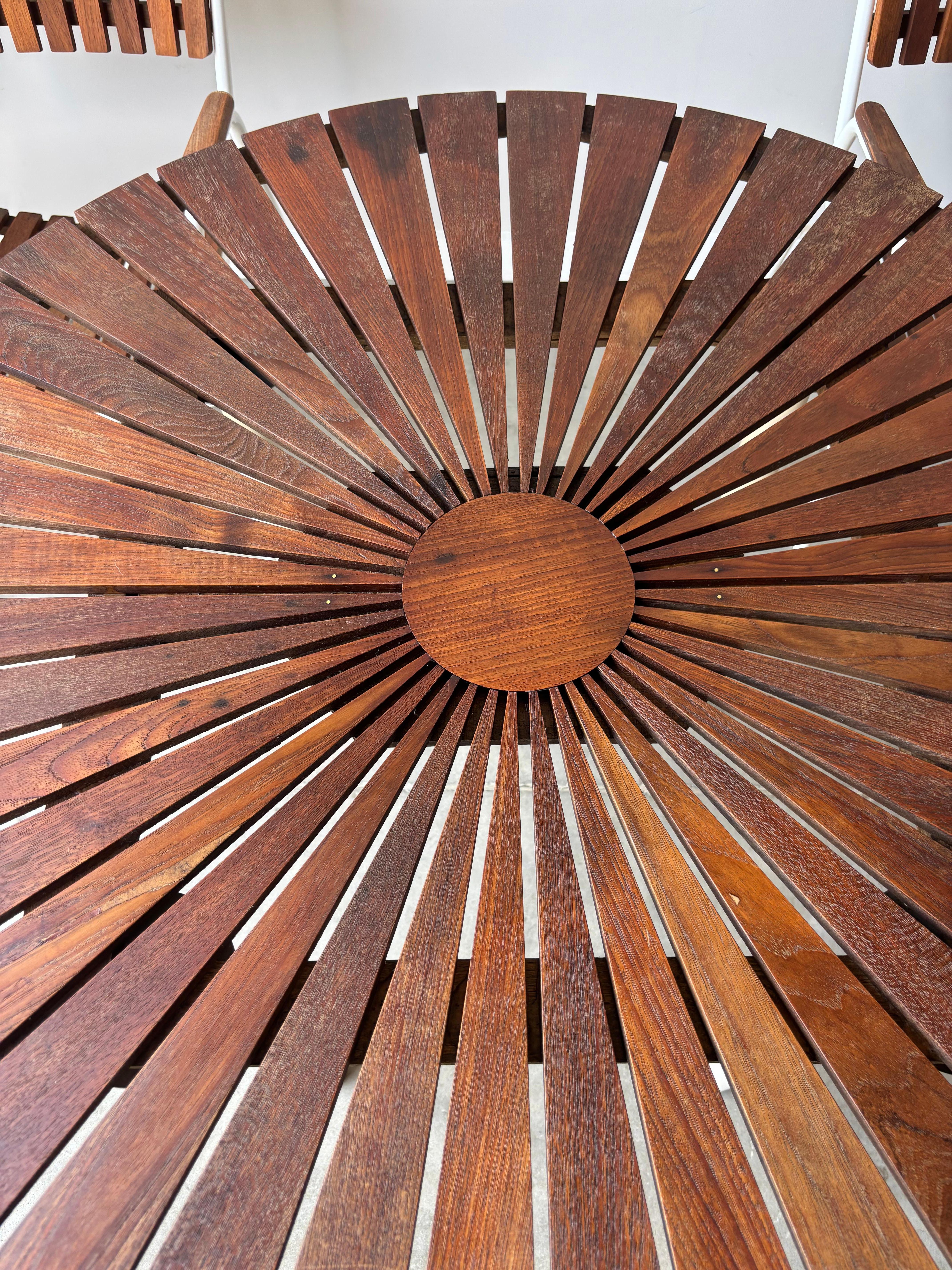Mitte des Jahrhunderts Daneline Patio Set - Tisch und vier Stühle, CIRCA 1960er im Angebot 11