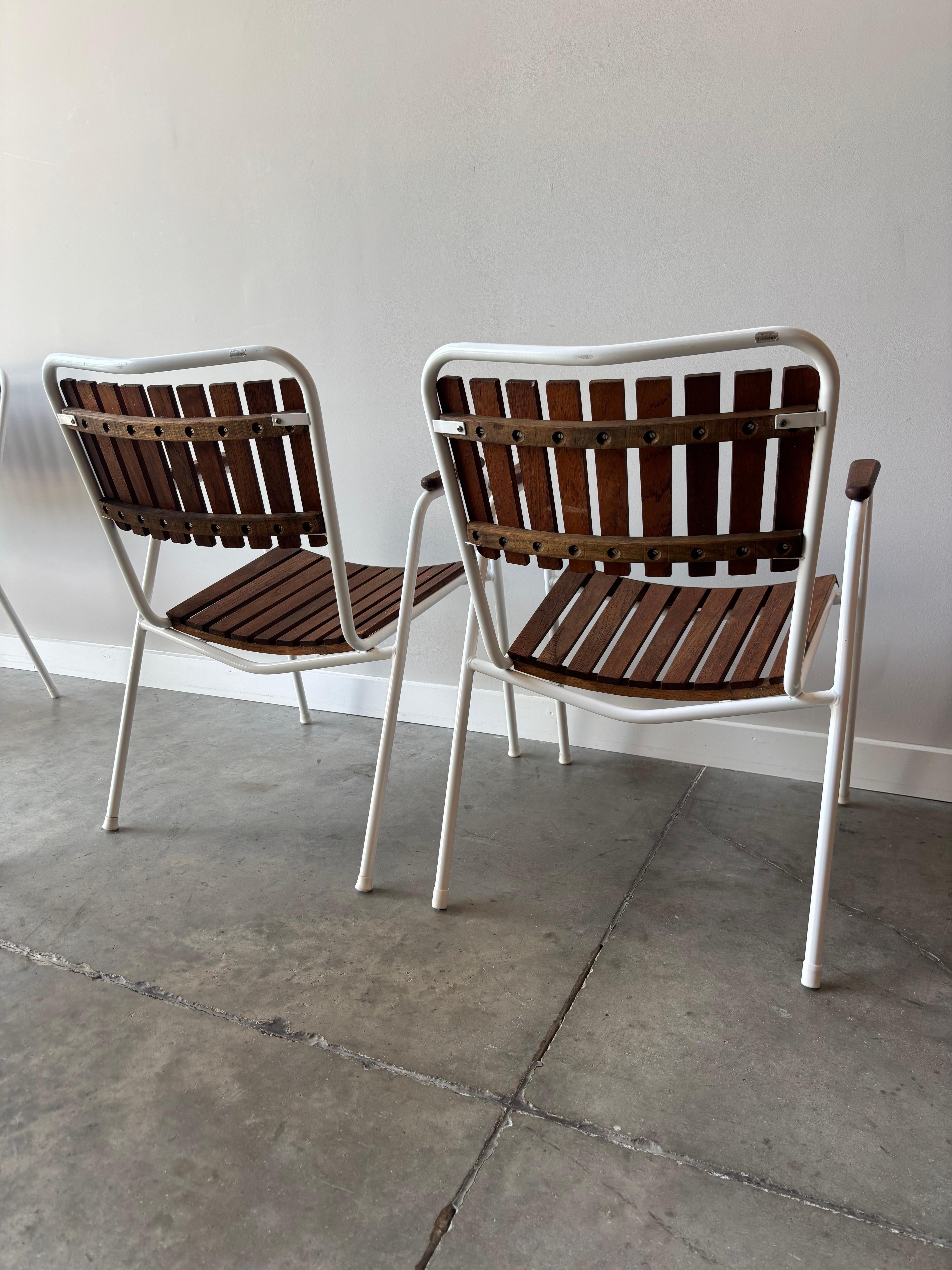 Mitte des Jahrhunderts Daneline Patio Set - Tisch und vier Stühle, CIRCA 1960er im Zustand „Gut“ im Angebot in Raleigh, NC